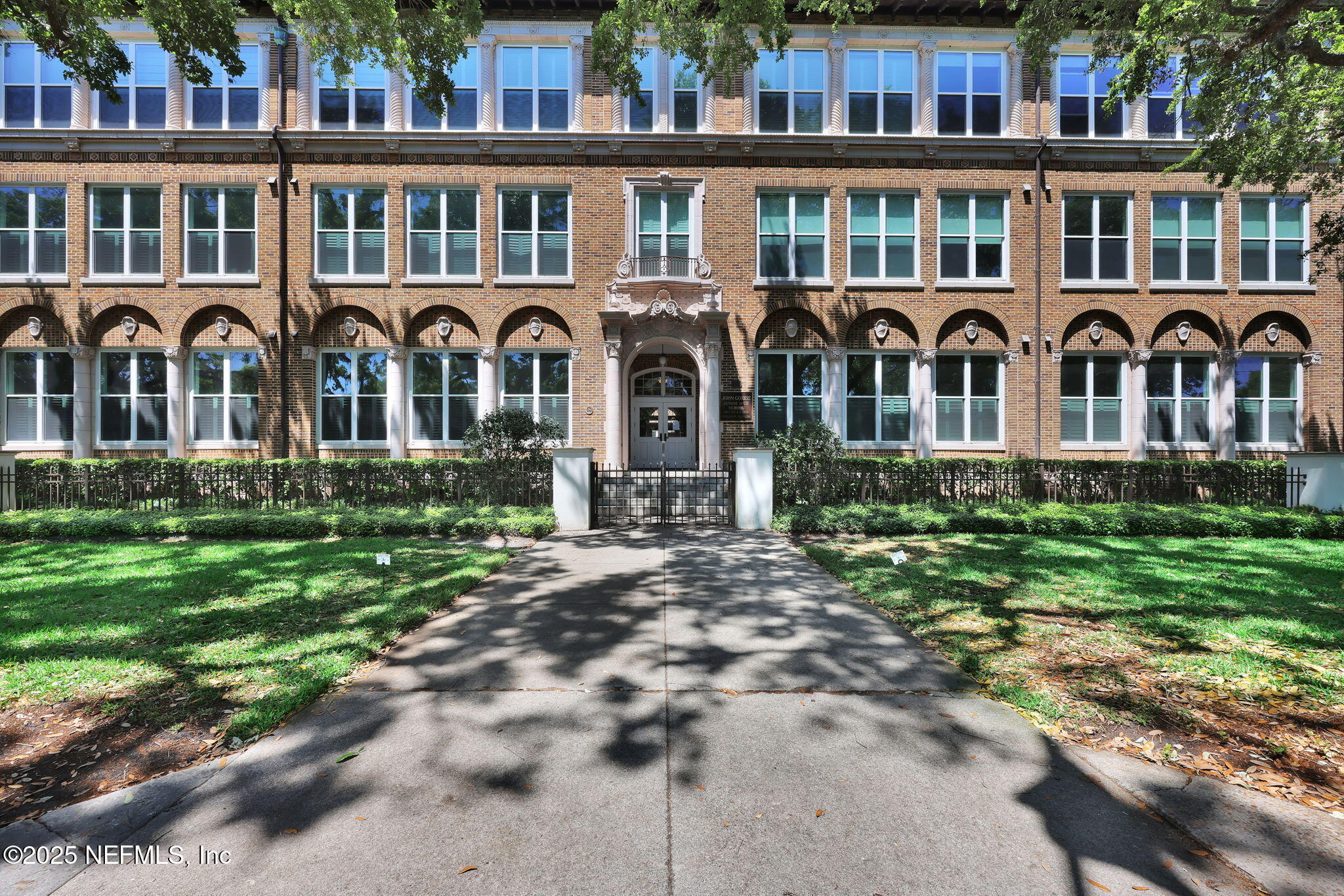 2525 COLLEGE Street, 1312