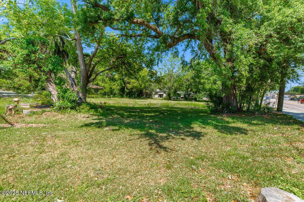 802 MCDUFF Avenue S