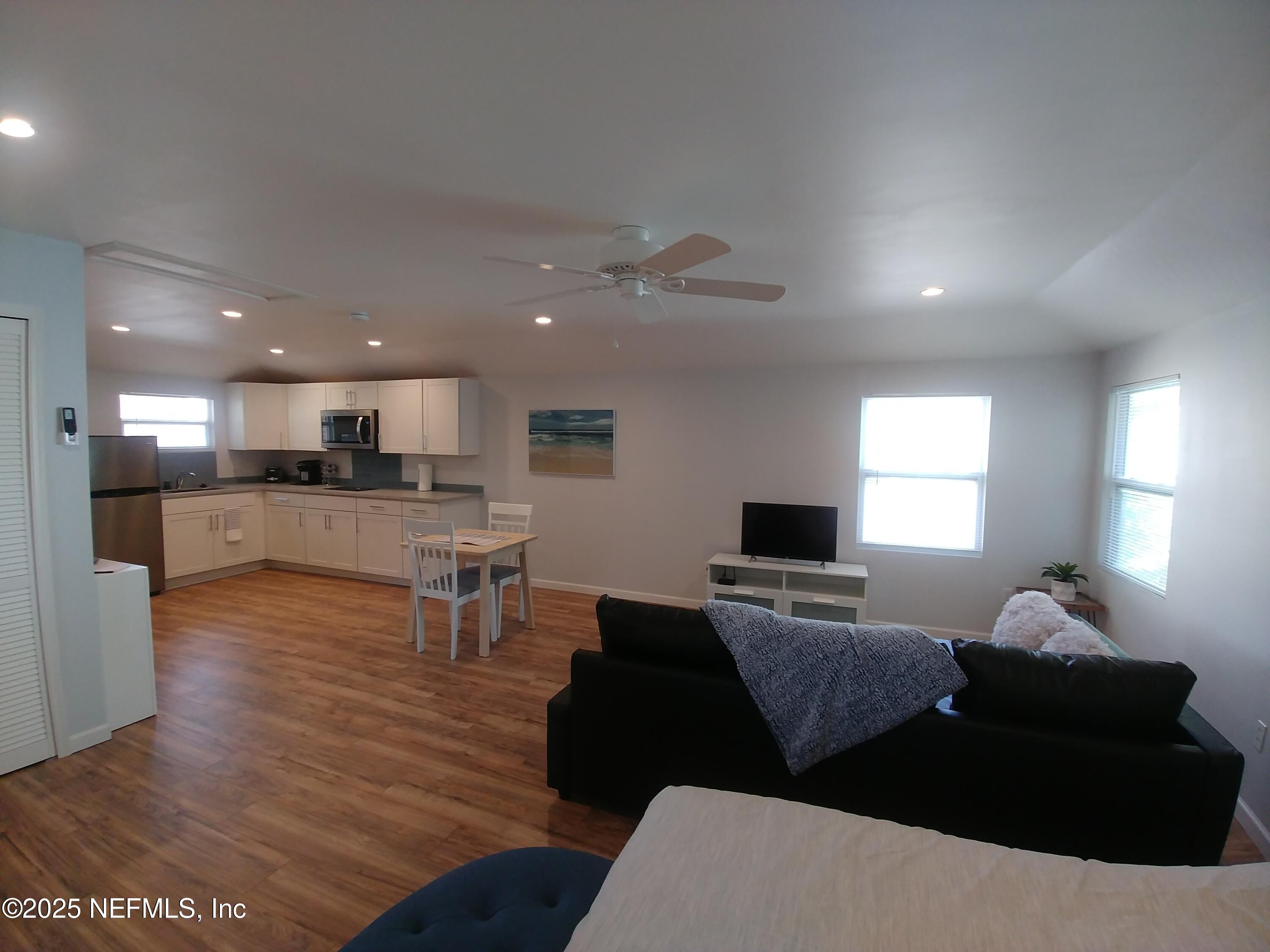 225 LORA Street
