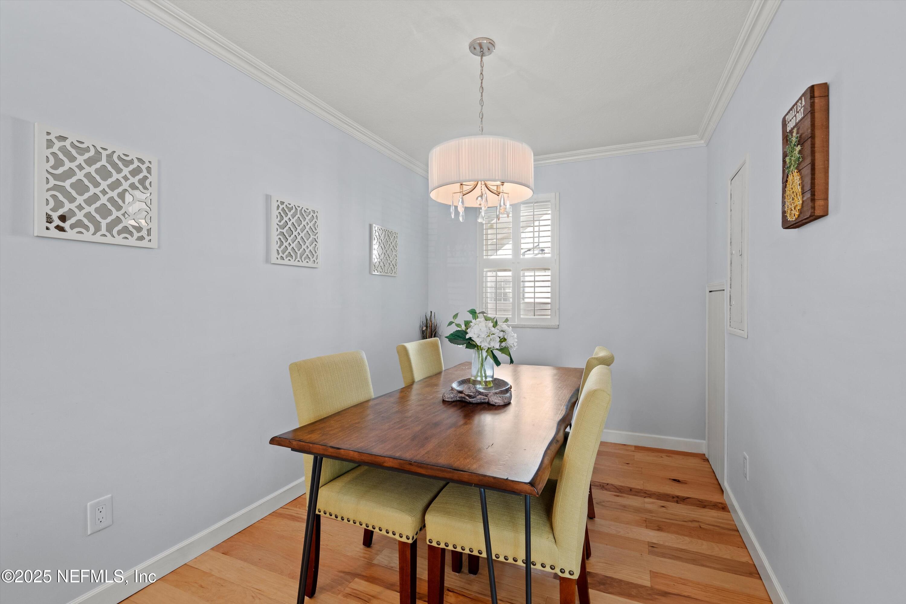 225 LORA Street
