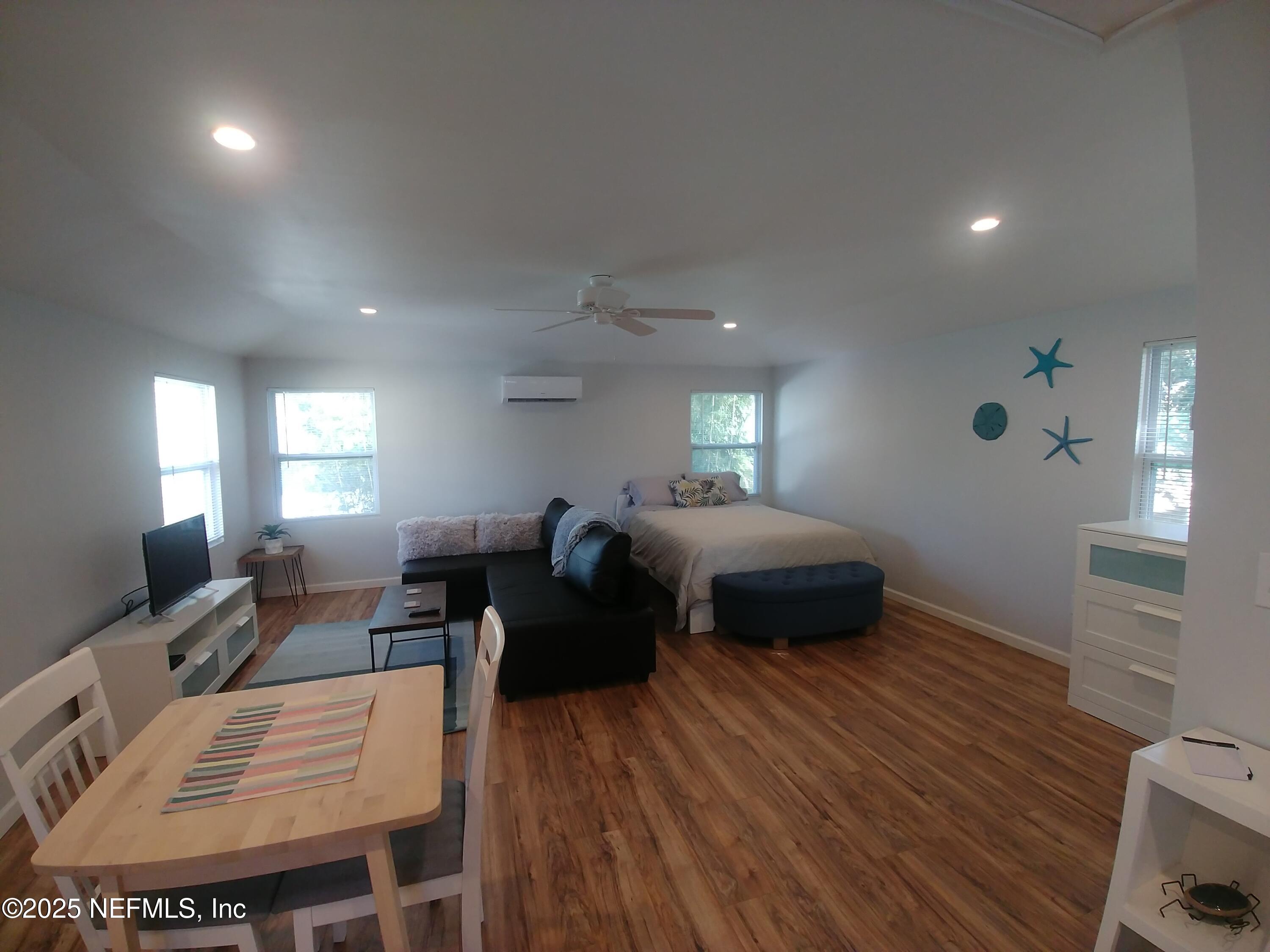 225 LORA Street