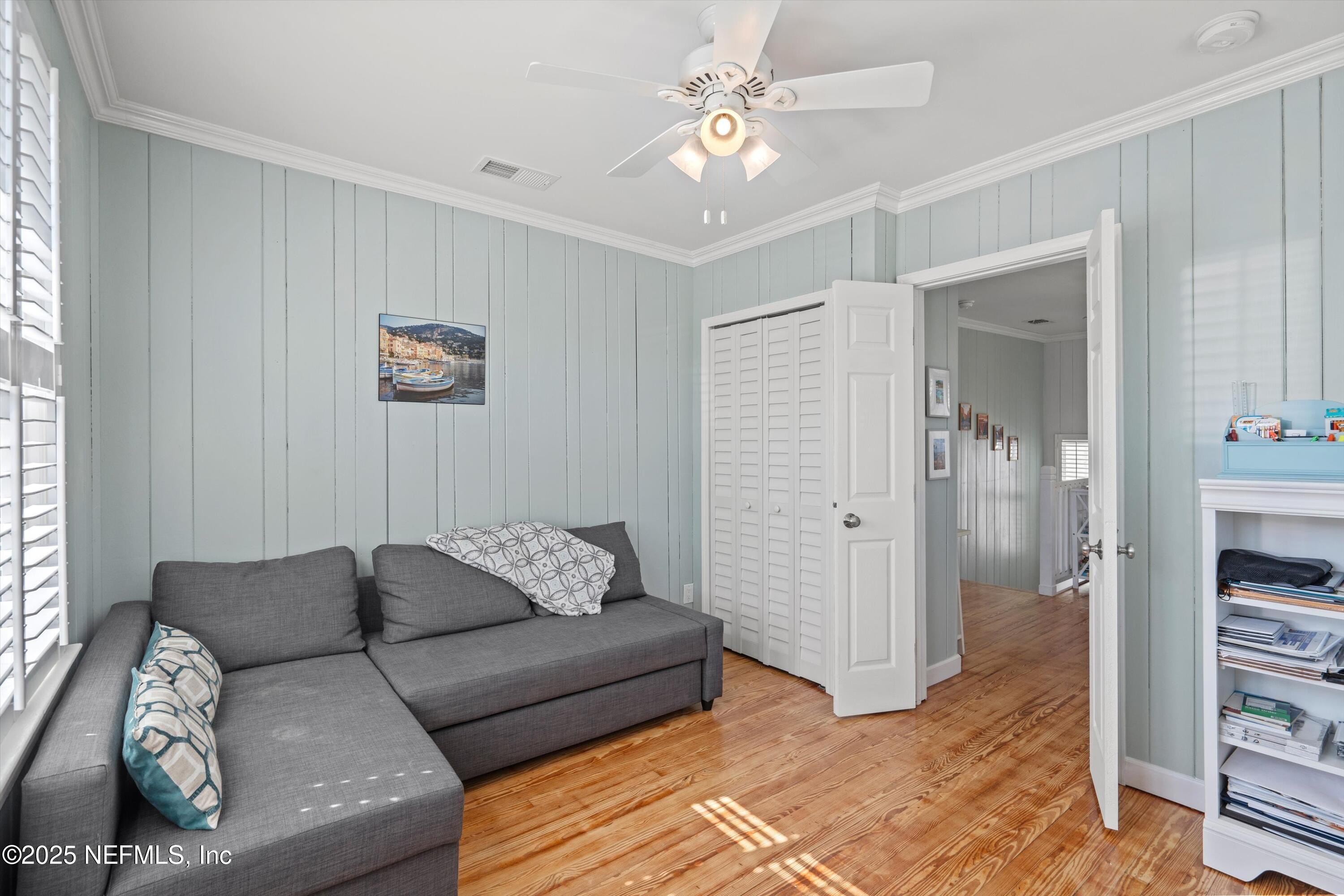 225 LORA Street