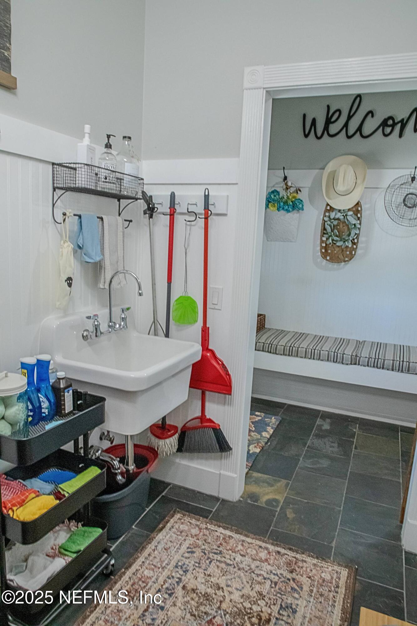 10021 MORNING GLORY Lane