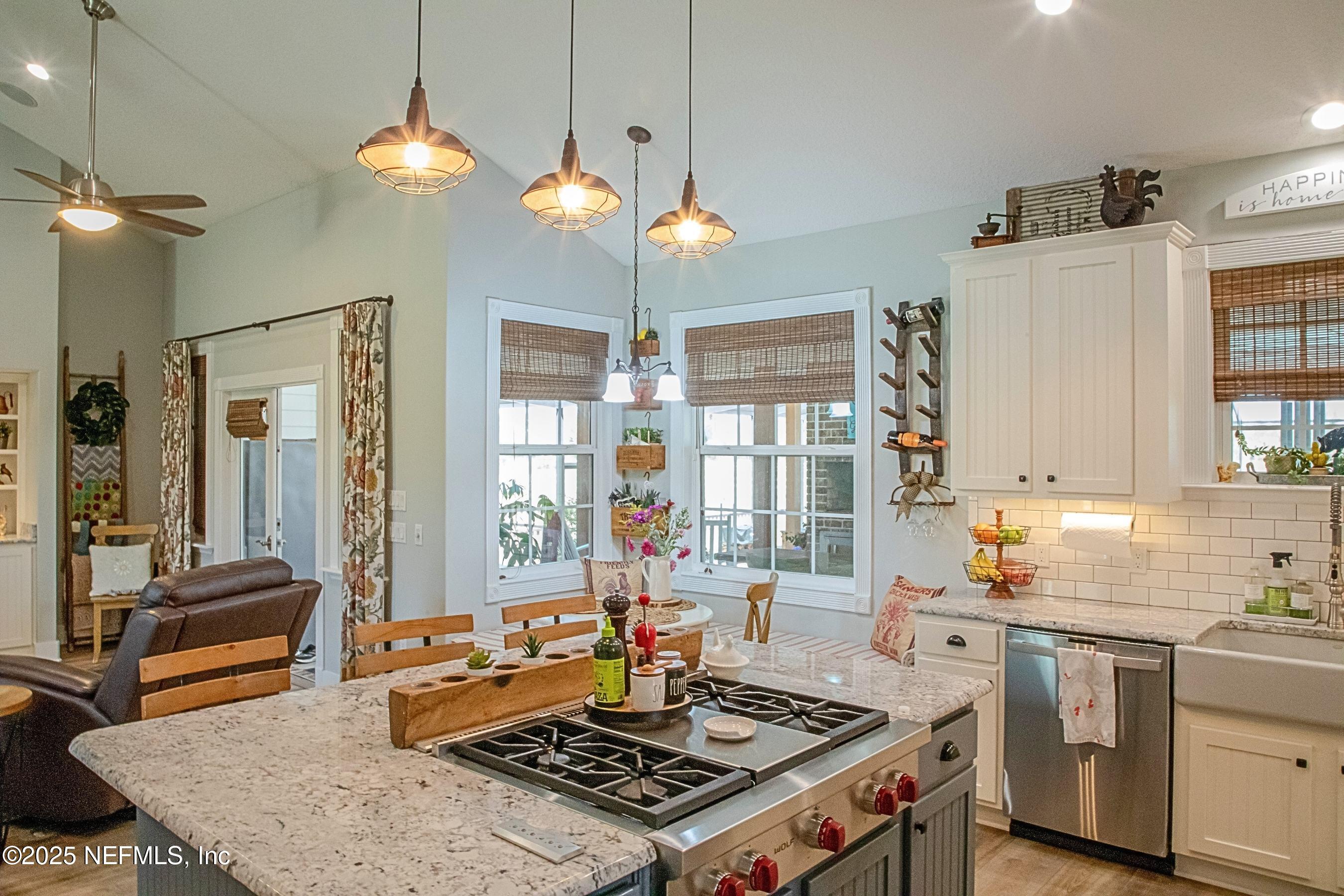 10021 MORNING GLORY Lane