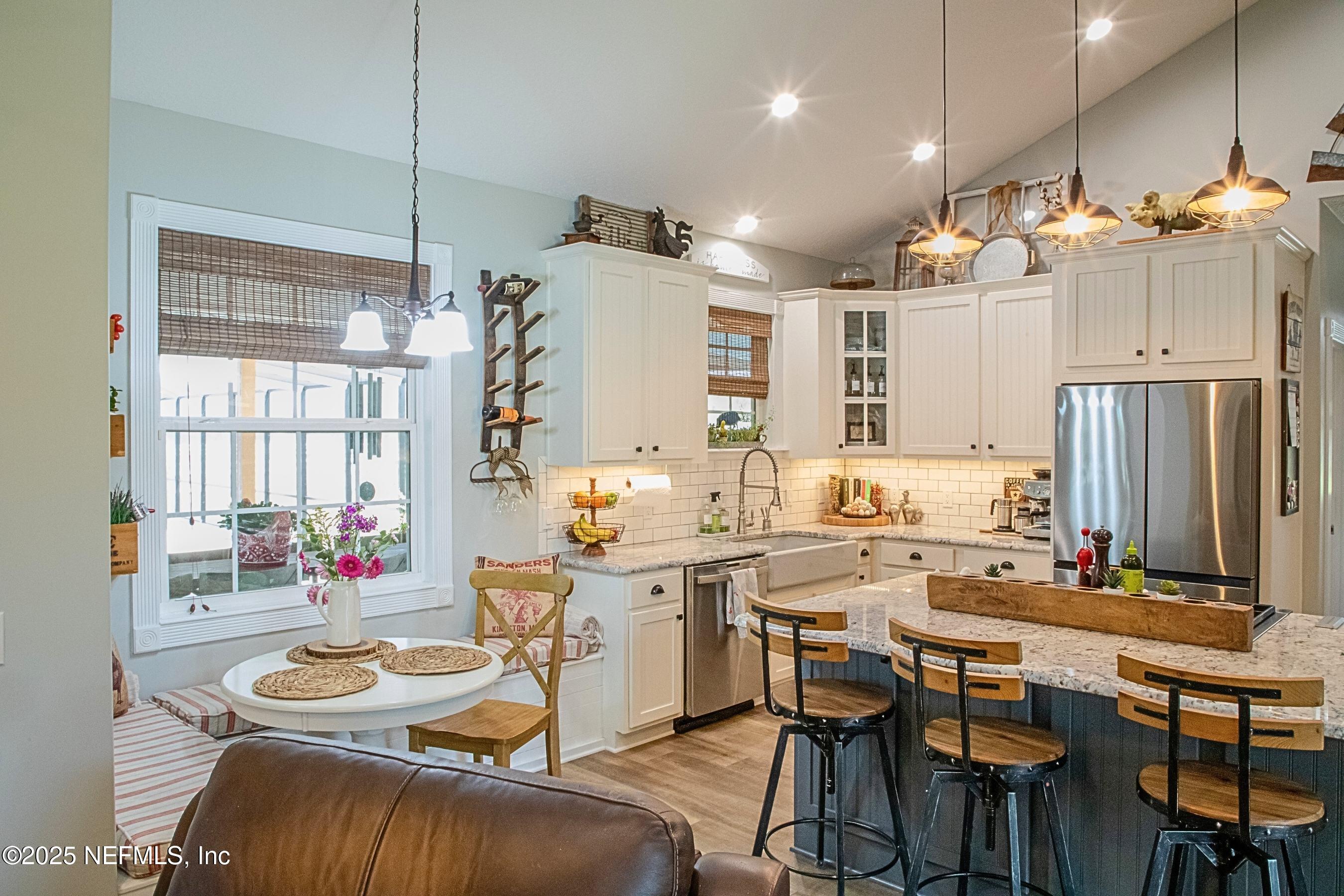 10021 MORNING GLORY Lane