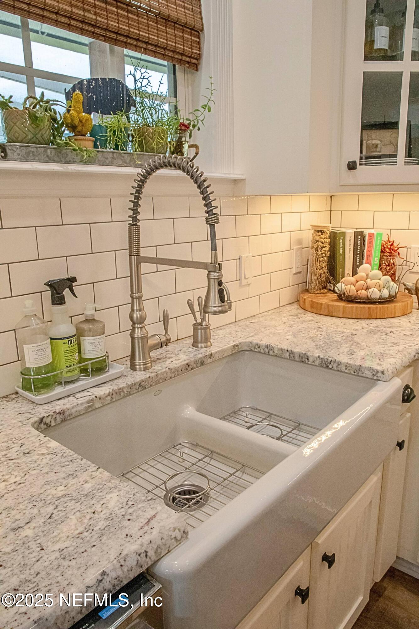 10021 MORNING GLORY Lane