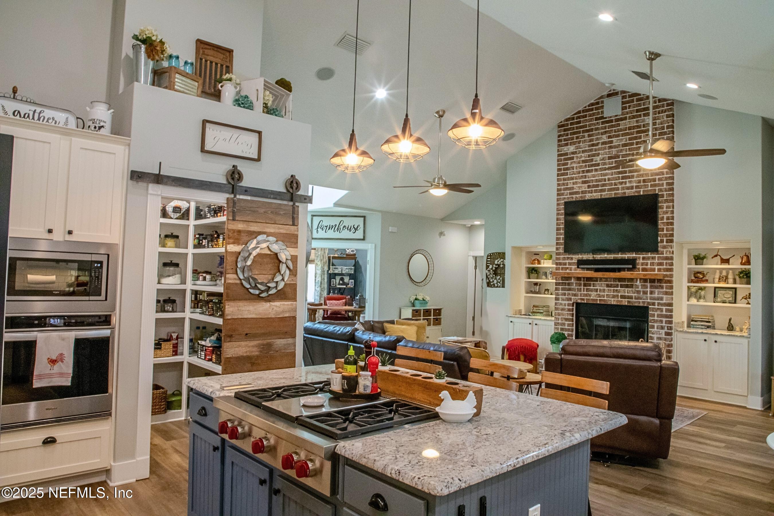 10021 MORNING GLORY Lane