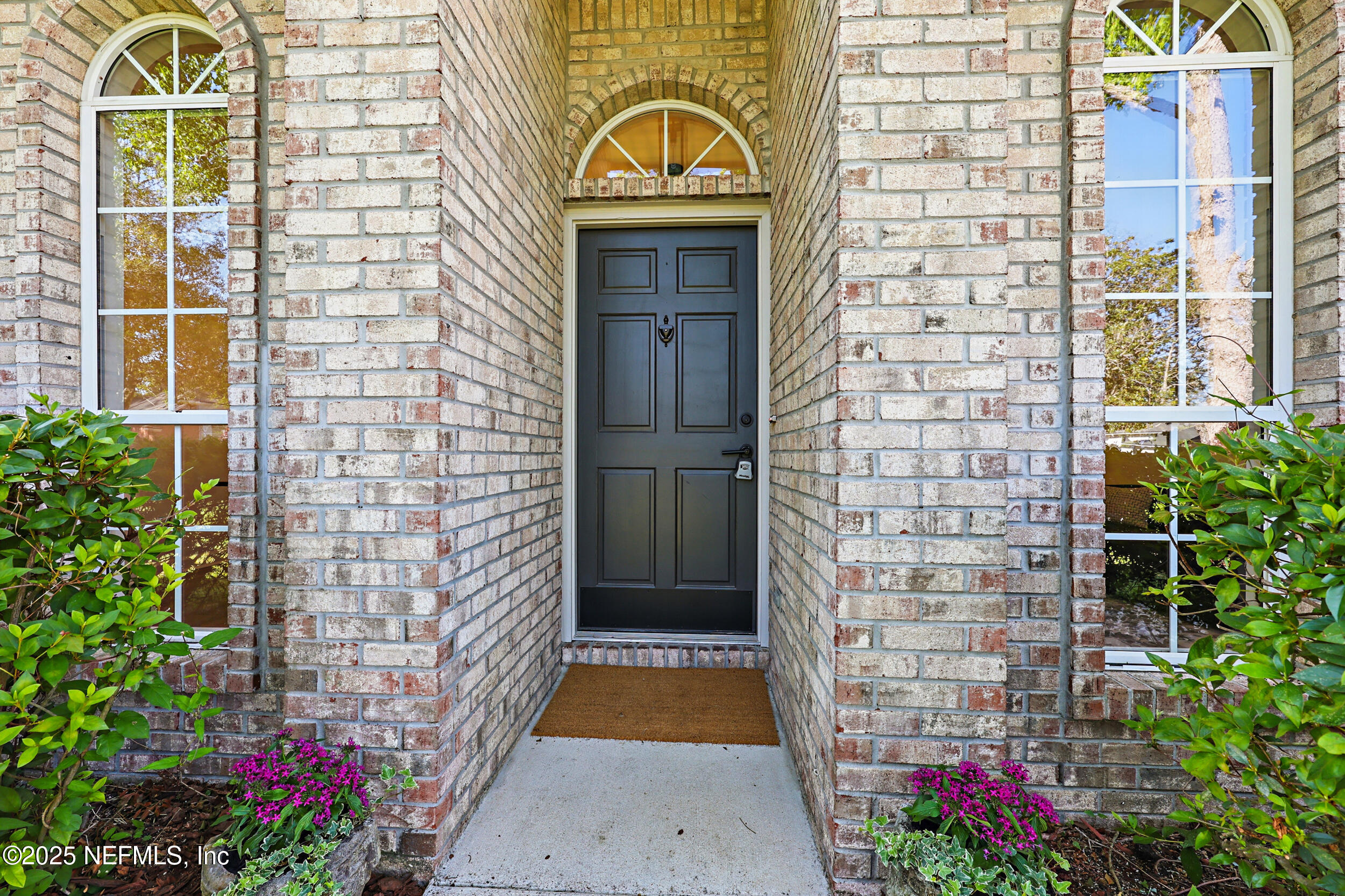 1600 CHAIN FERN Way