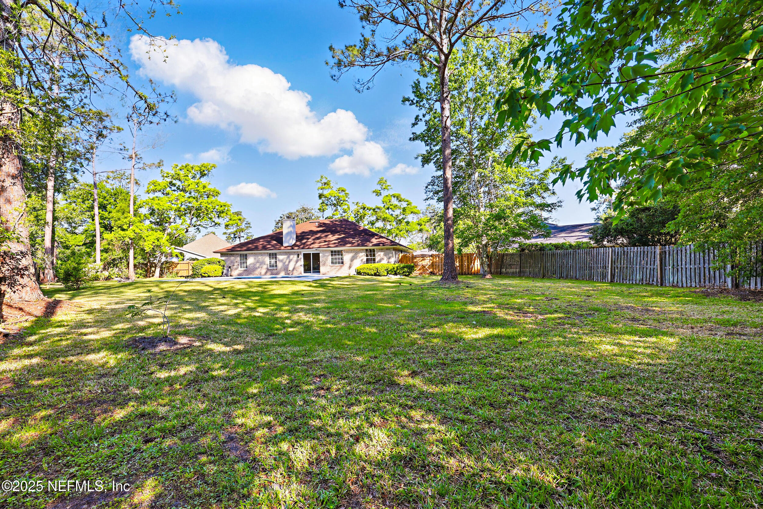 1600 CHAIN FERN Way
