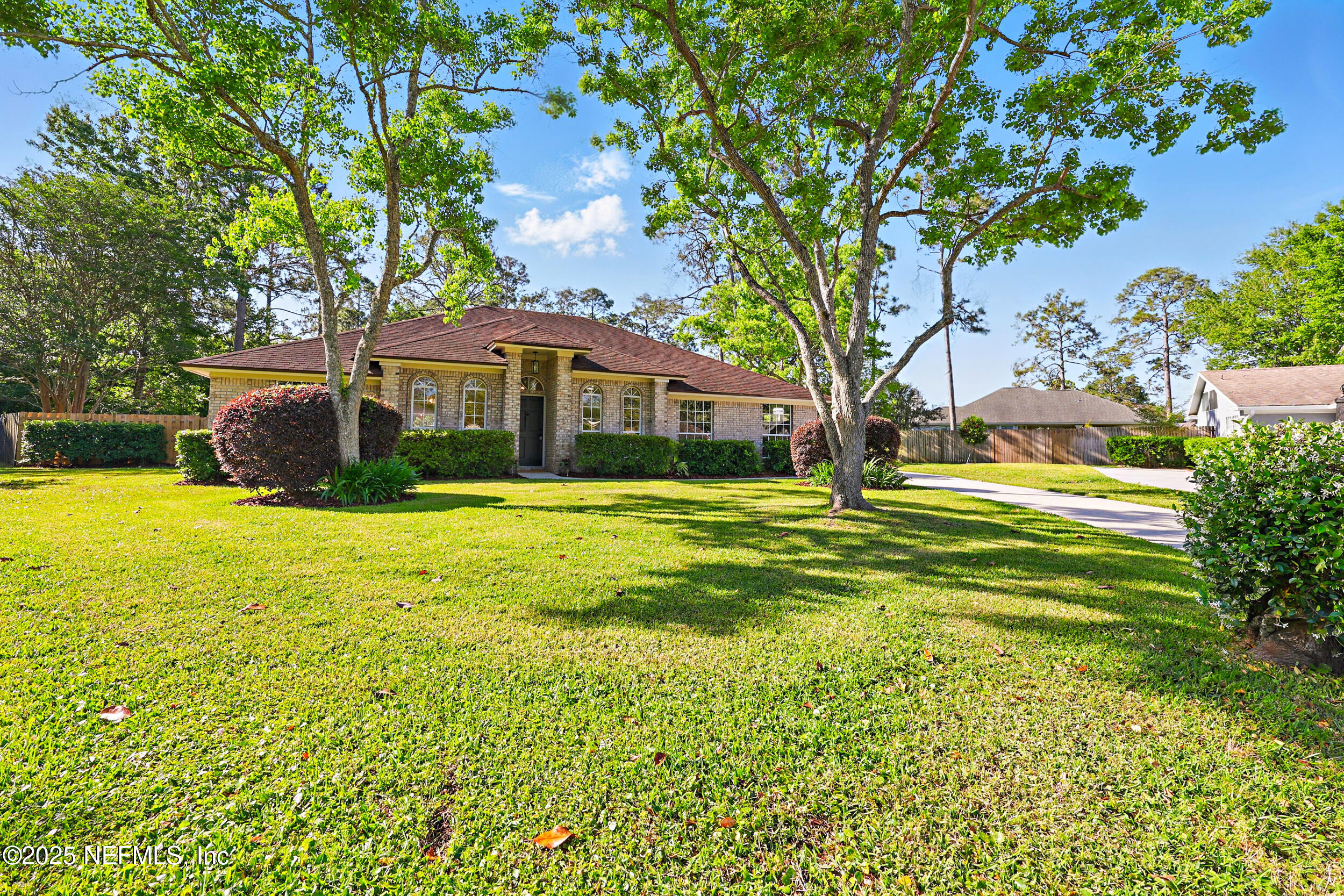 1600 CHAIN FERN Way