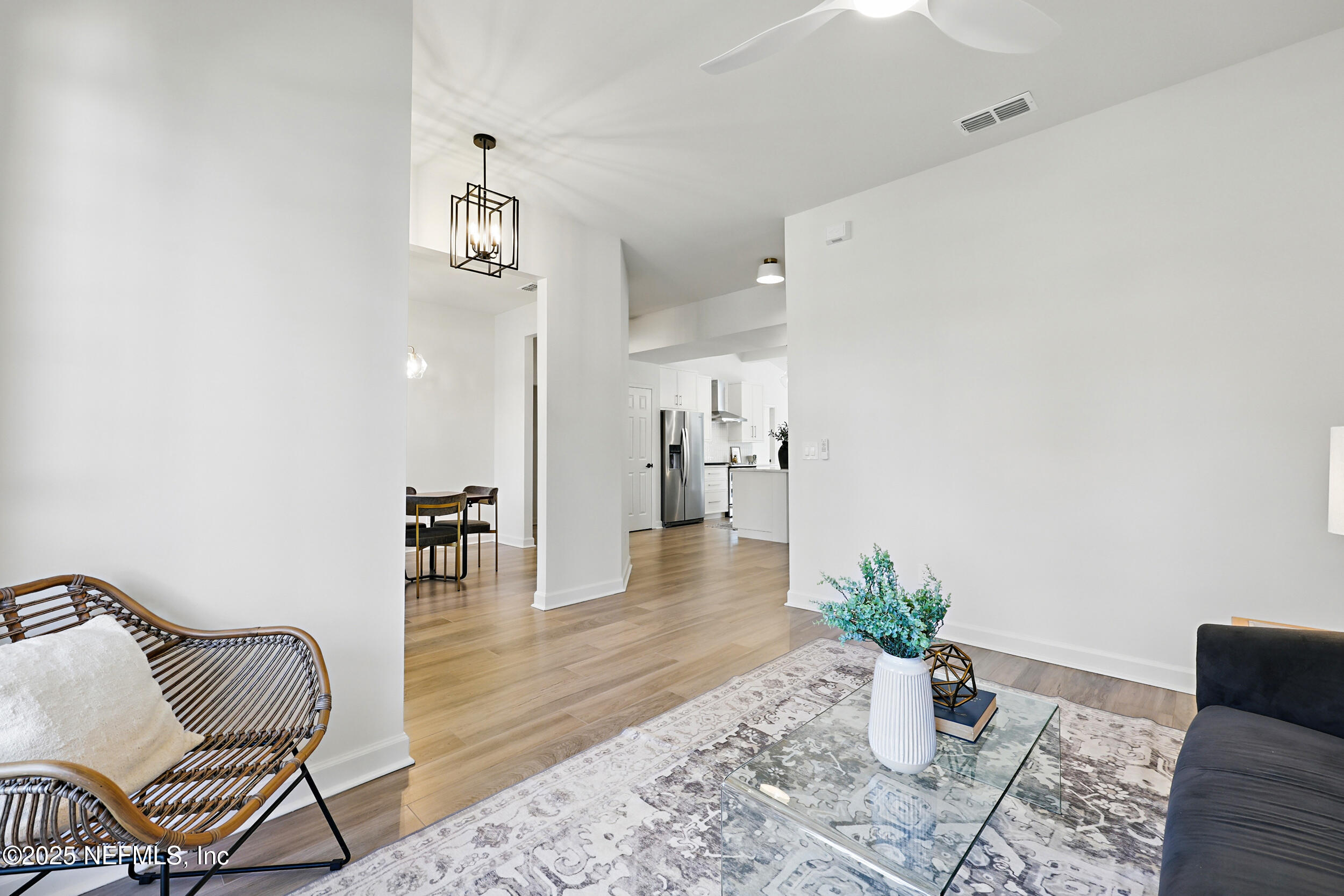 1600 CHAIN FERN Way