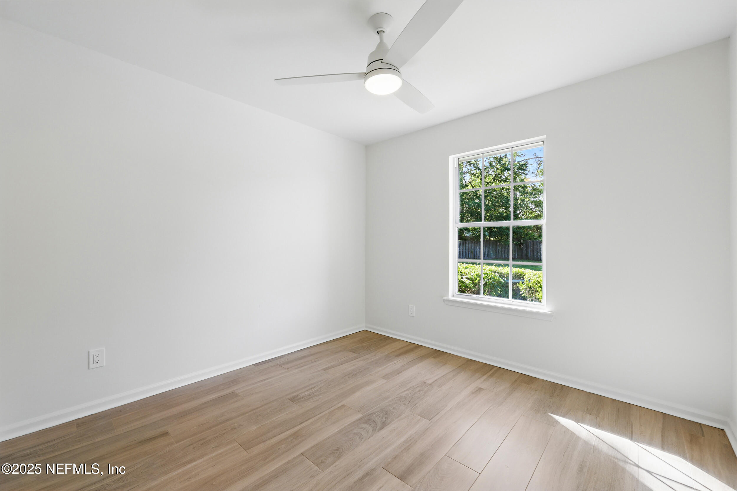 1600 CHAIN FERN Way