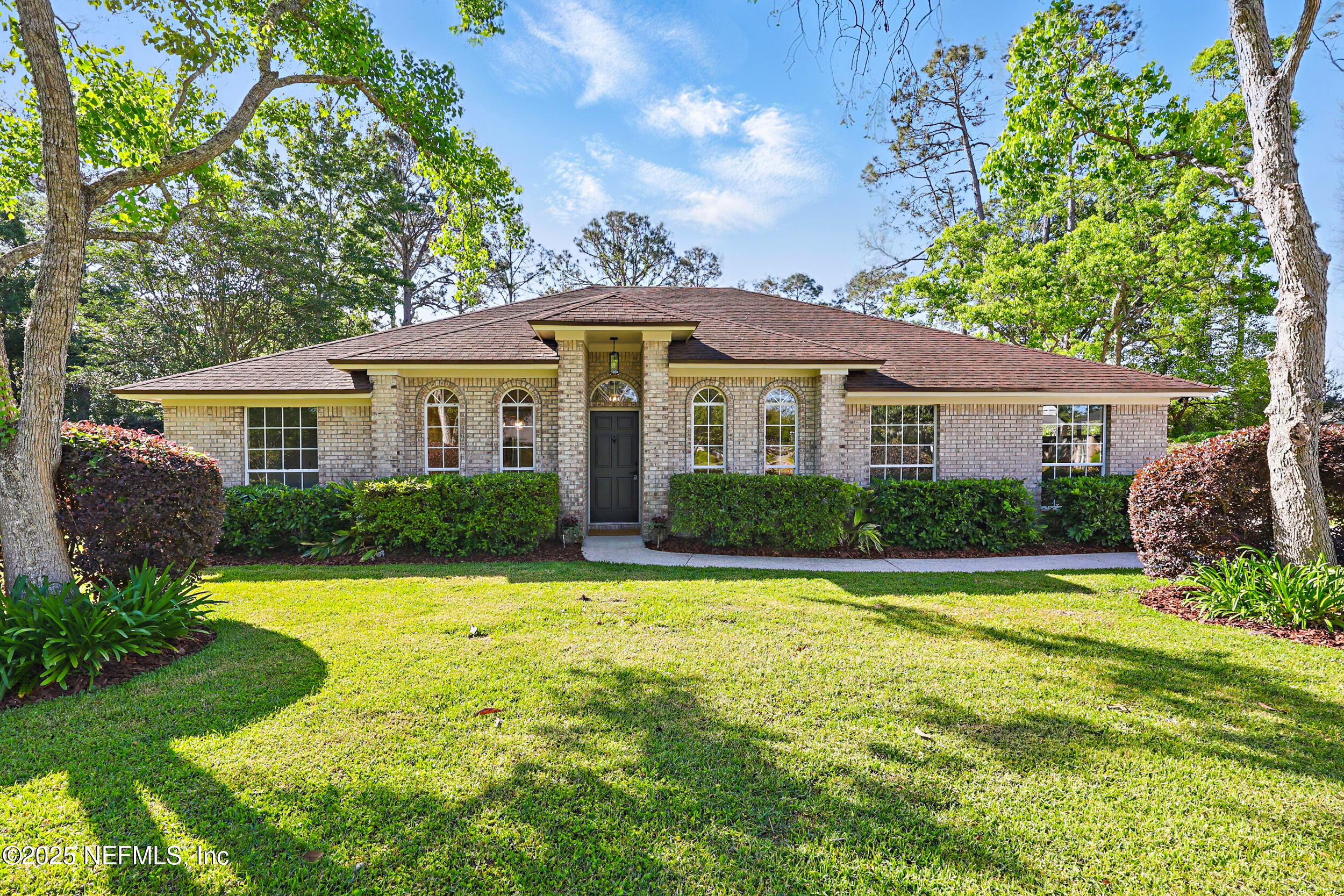1600 CHAIN FERN Way