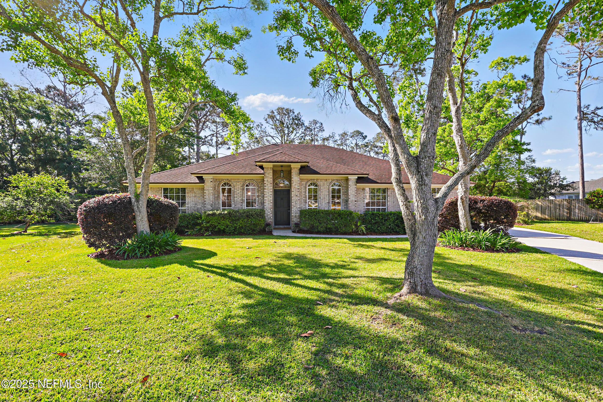 1600 CHAIN FERN Way