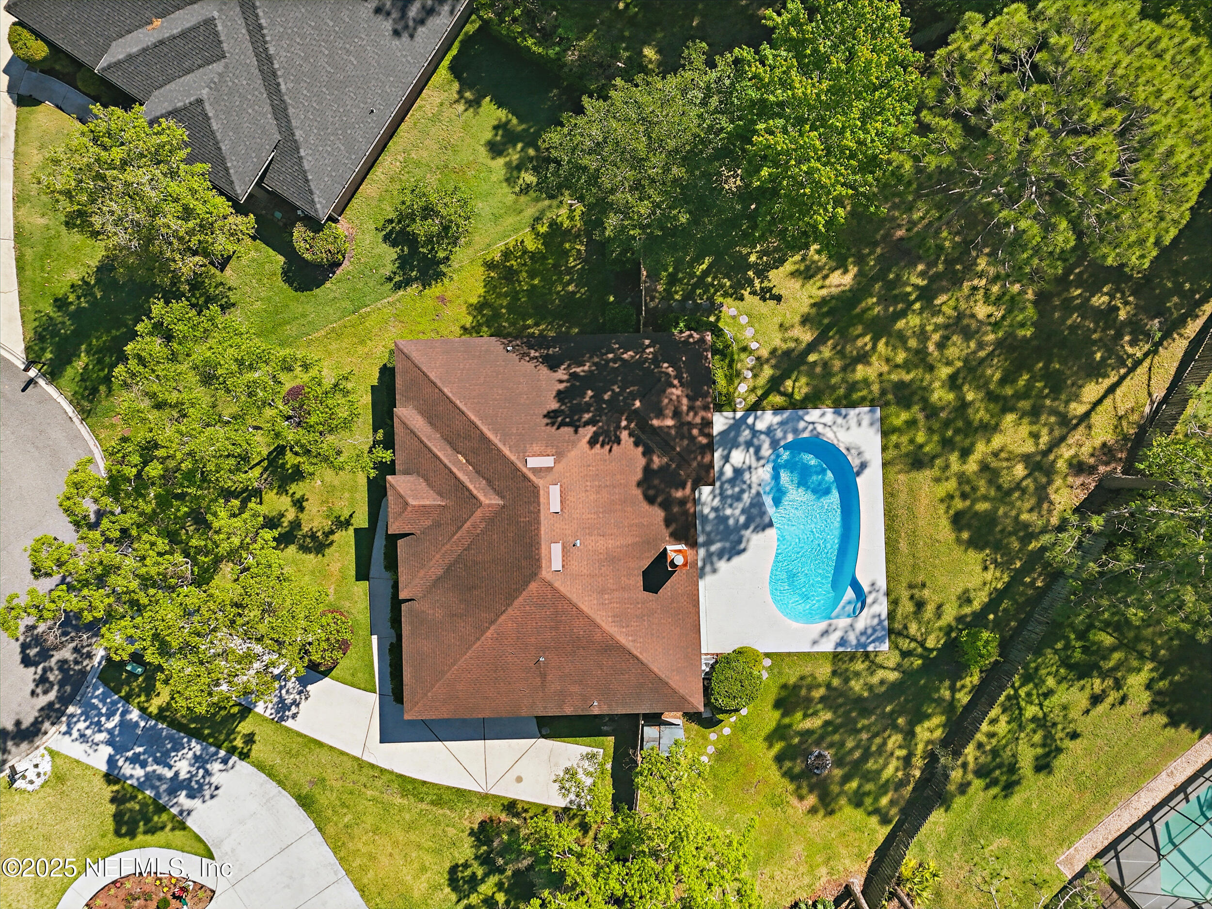 1600 CHAIN FERN Way