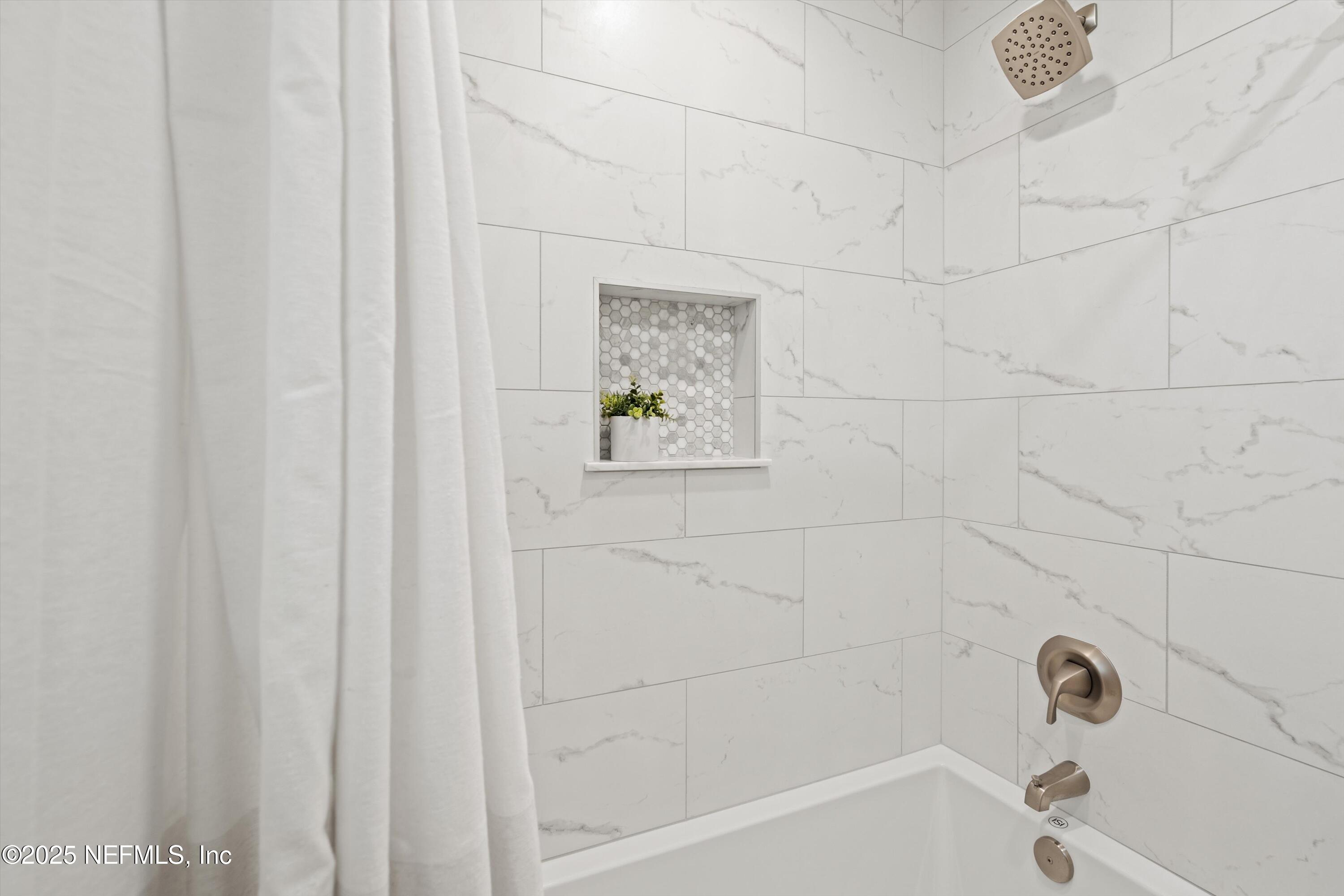 3763 SANCTUARY Way N