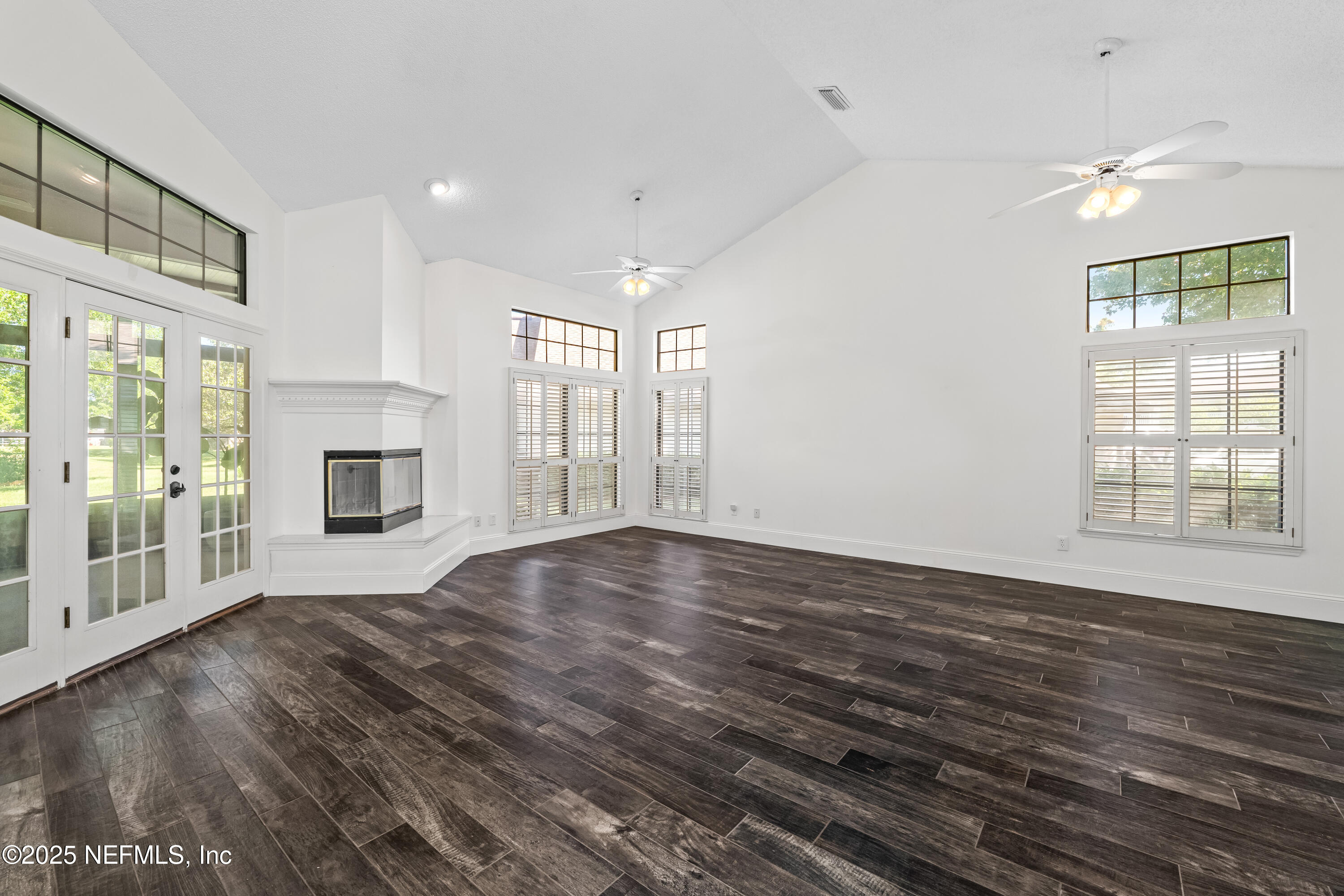 3709 BORDEN Lane