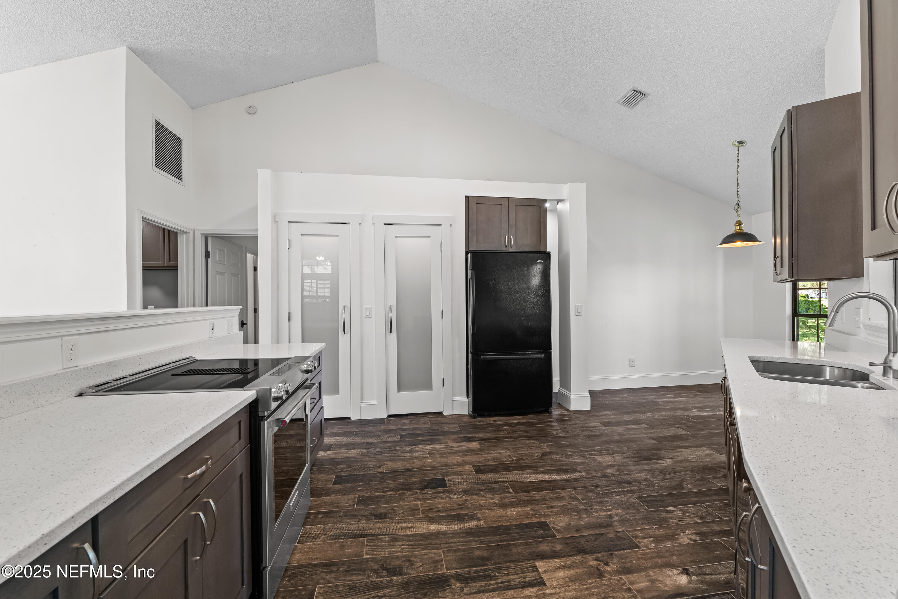 3709 BORDEN Lane
