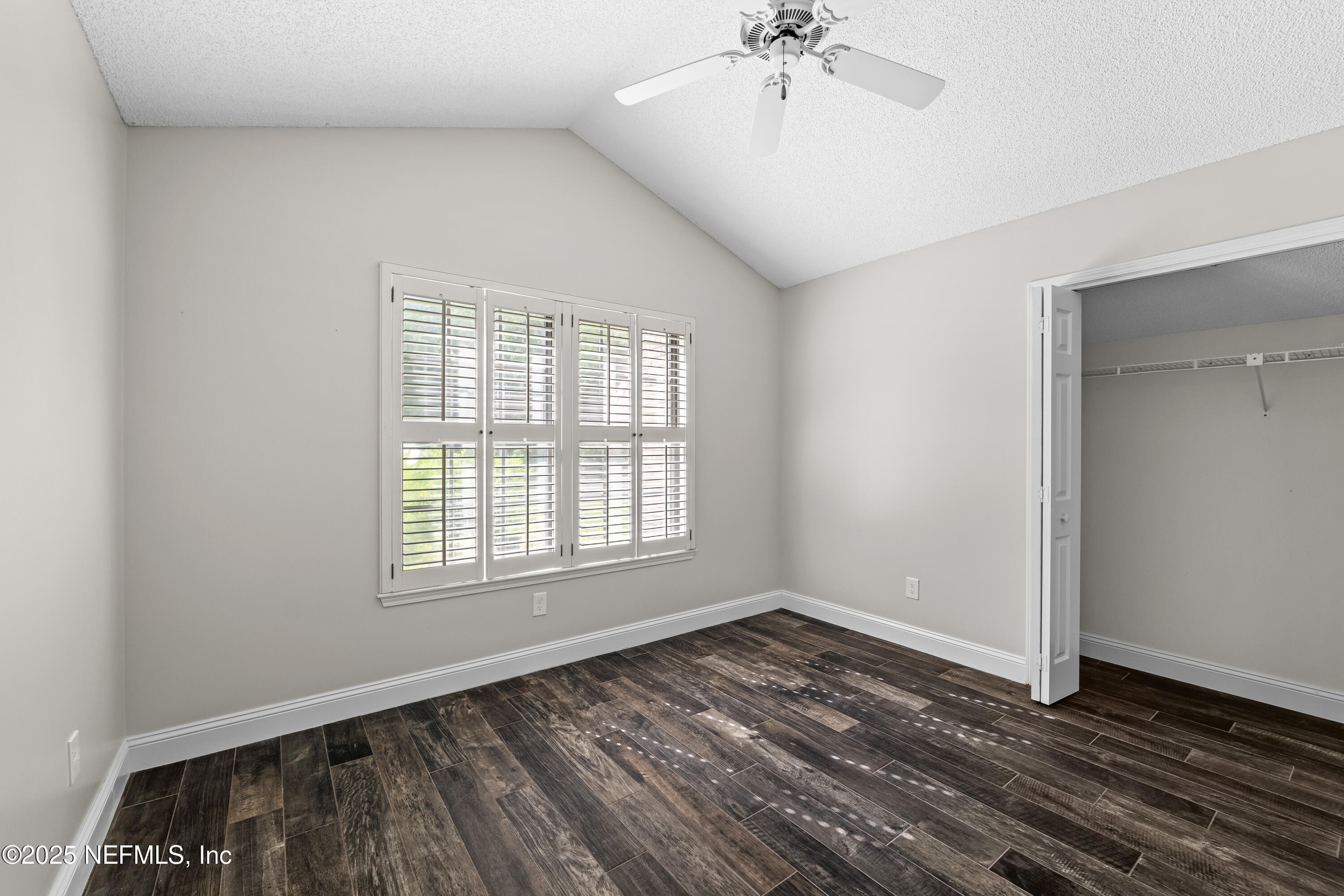 3709 BORDEN Lane