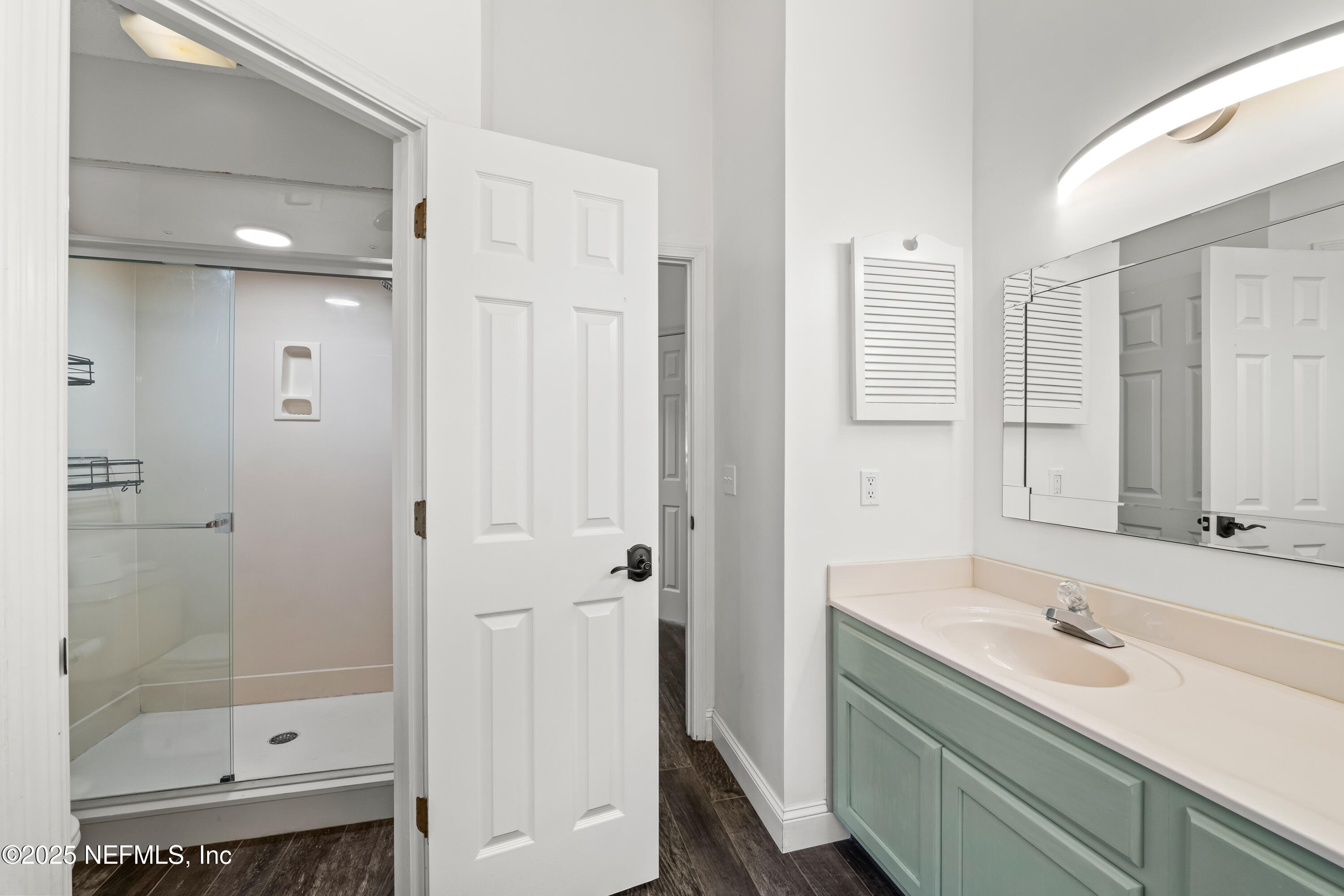 3709 BORDEN Lane