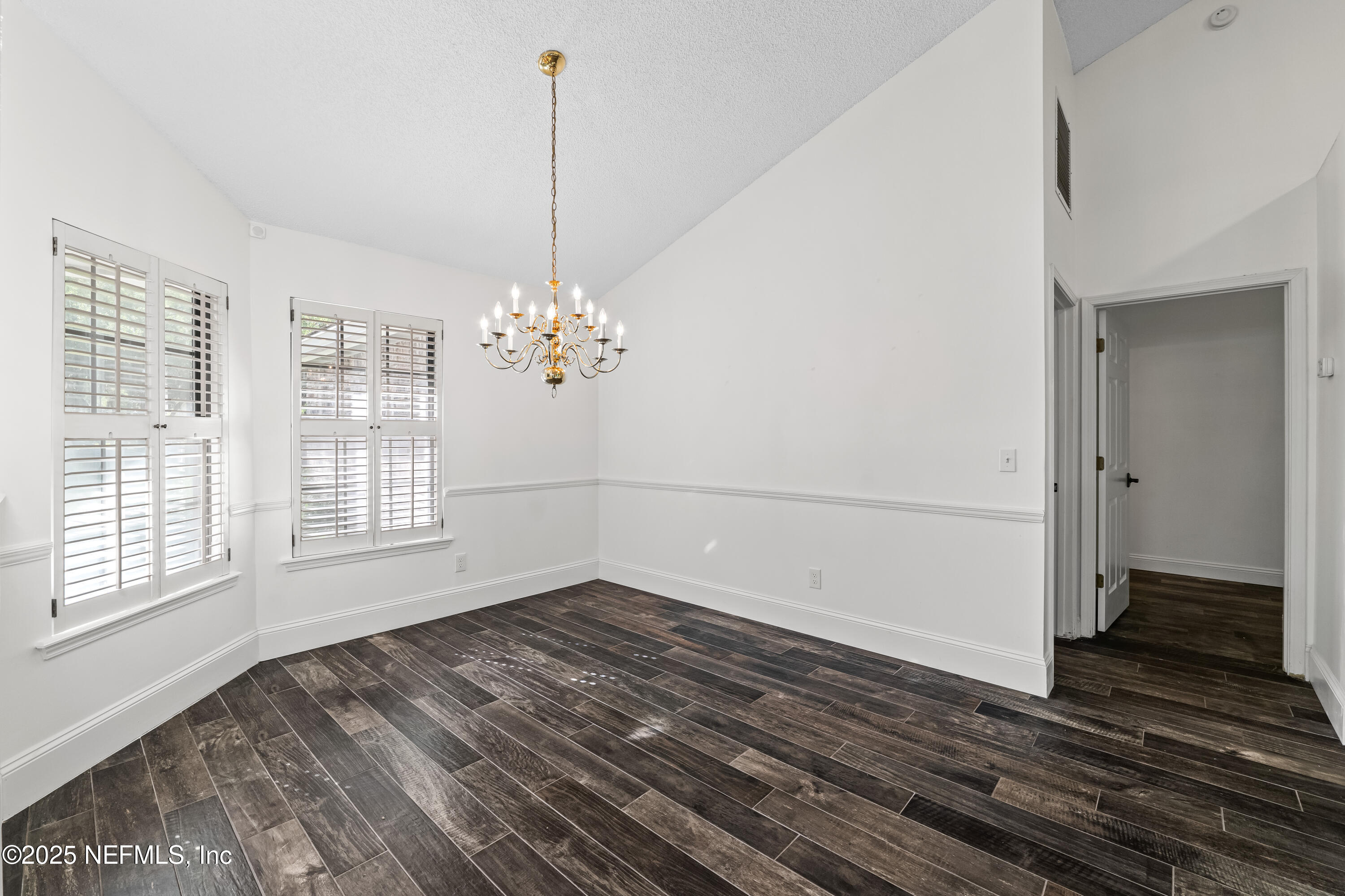 3709 BORDEN Lane