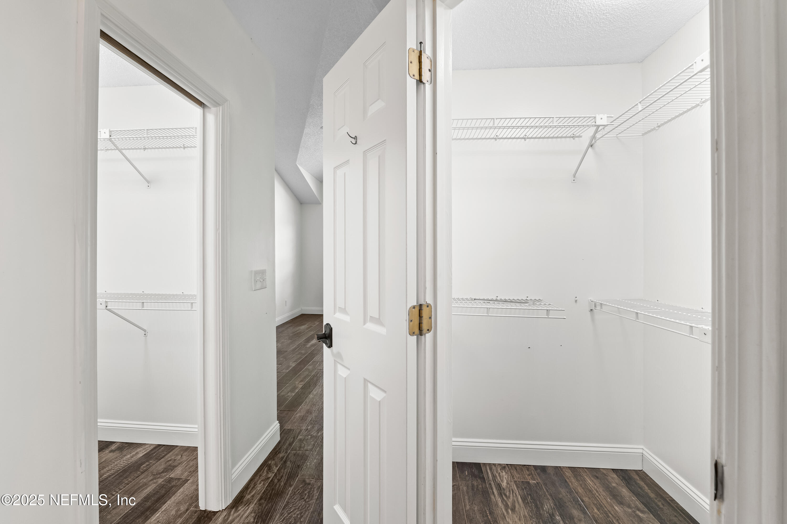 3709 BORDEN Lane