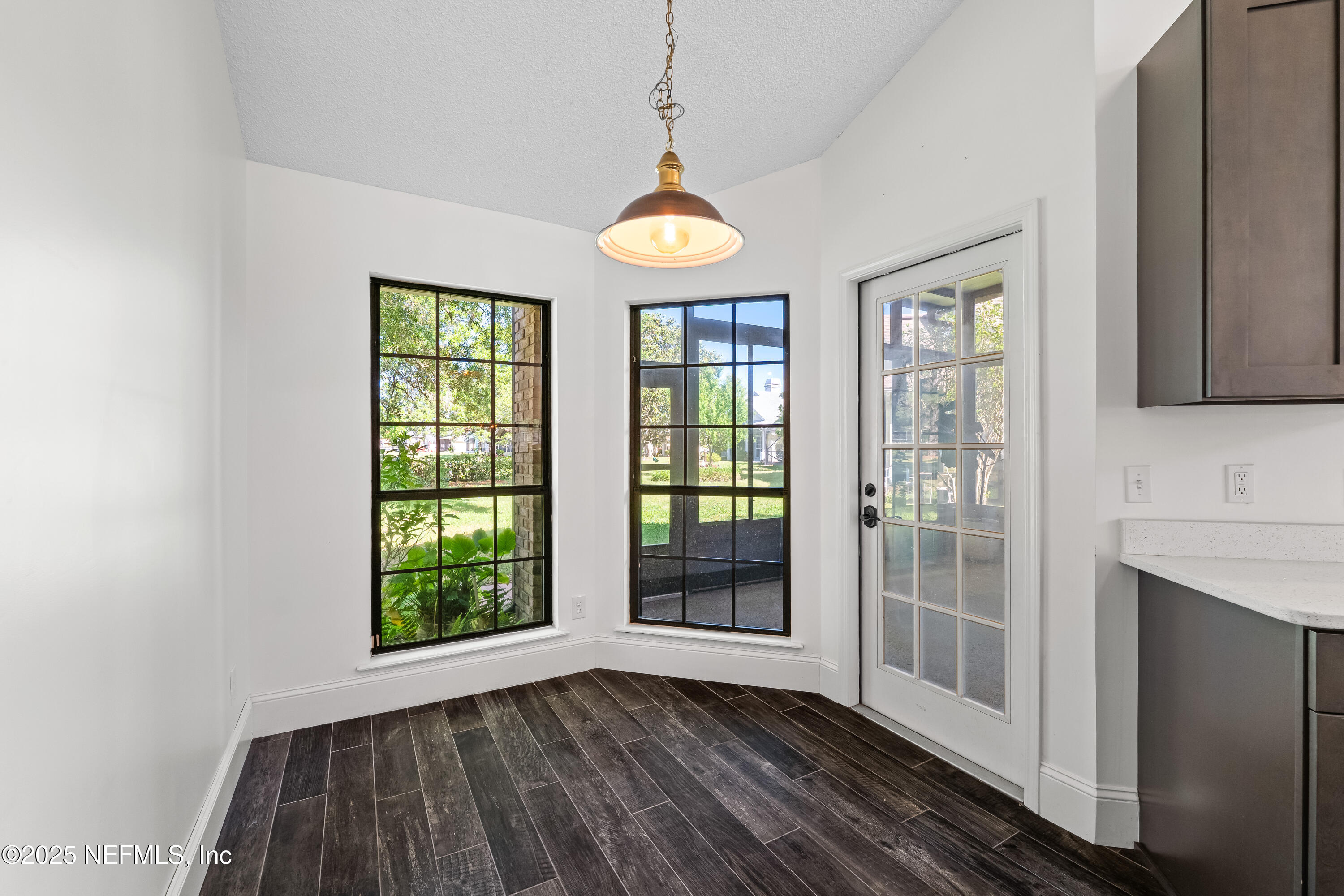 3709 BORDEN Lane