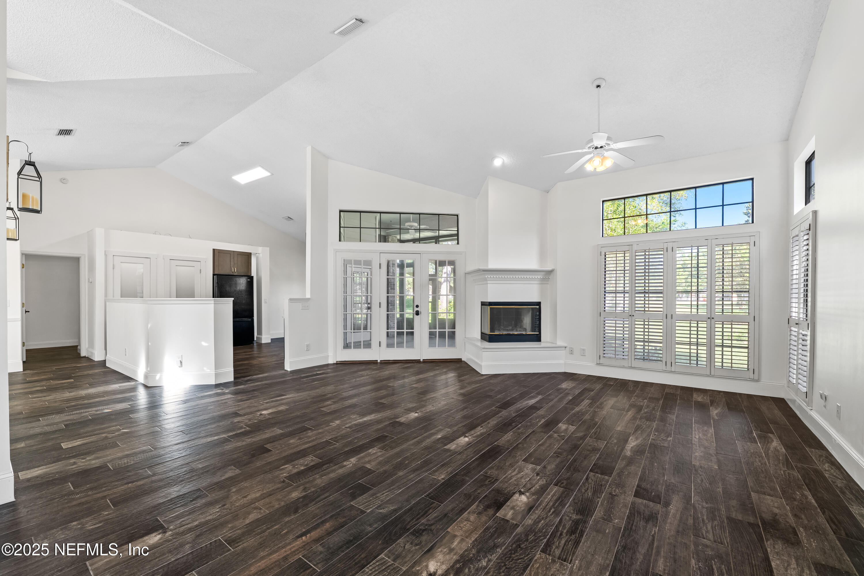 3709 BORDEN Lane