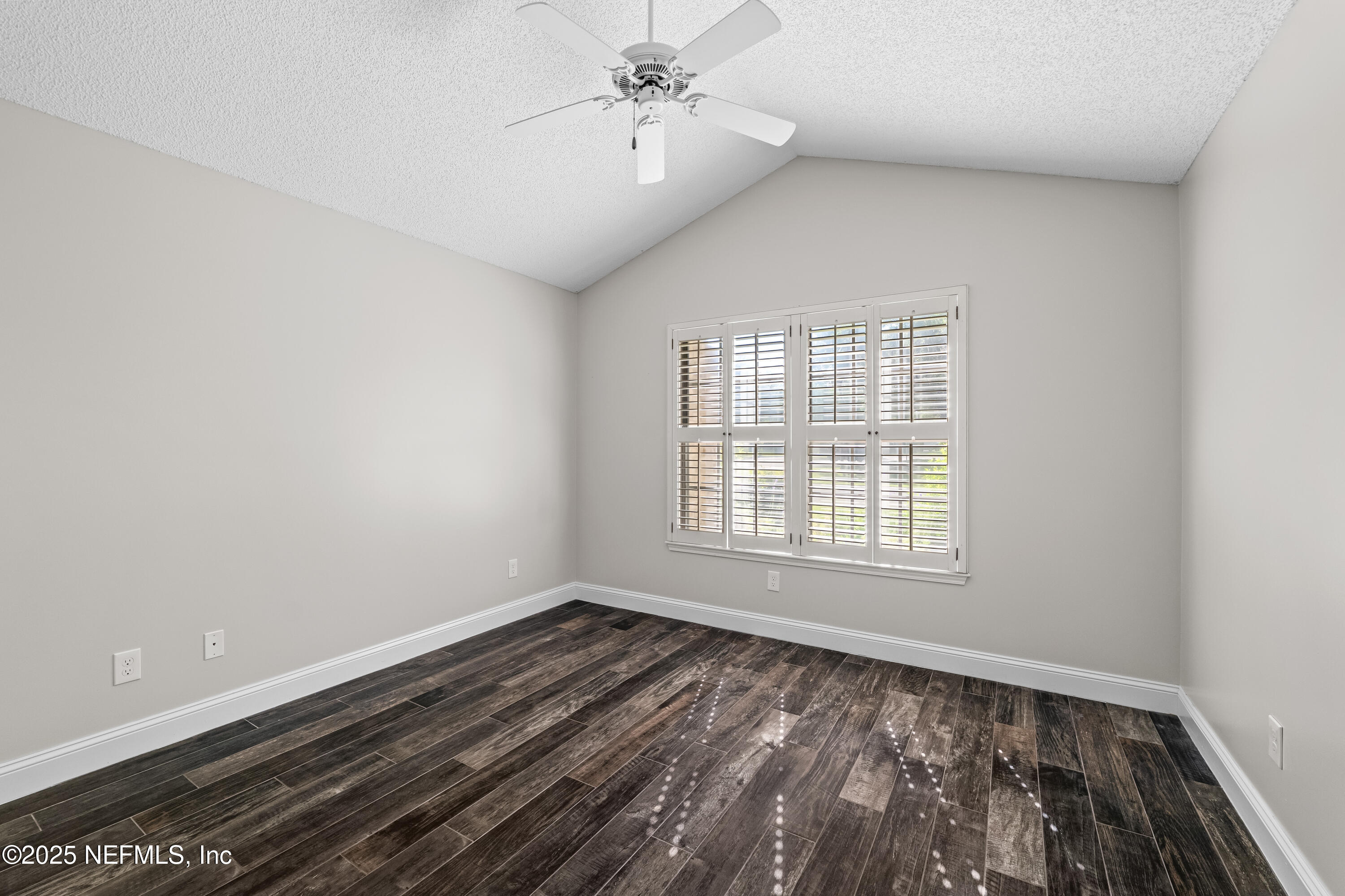 3709 BORDEN Lane