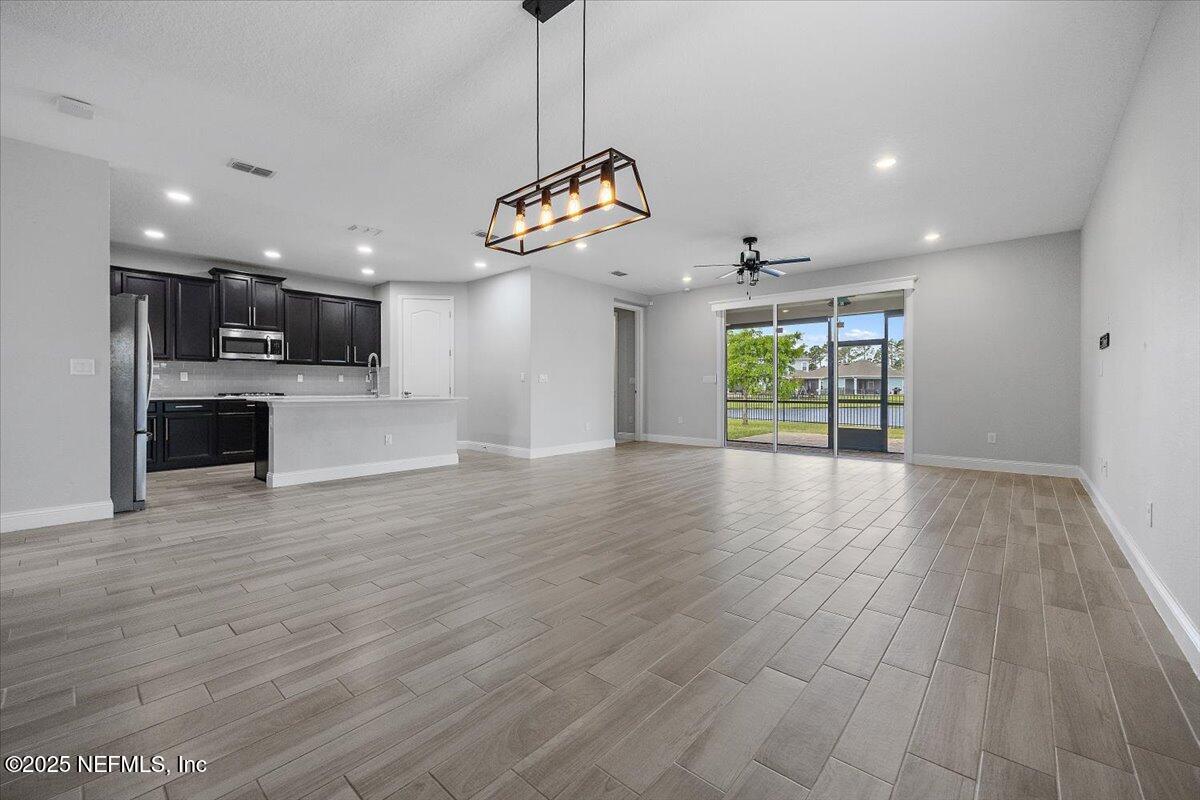 2392 REESE Way