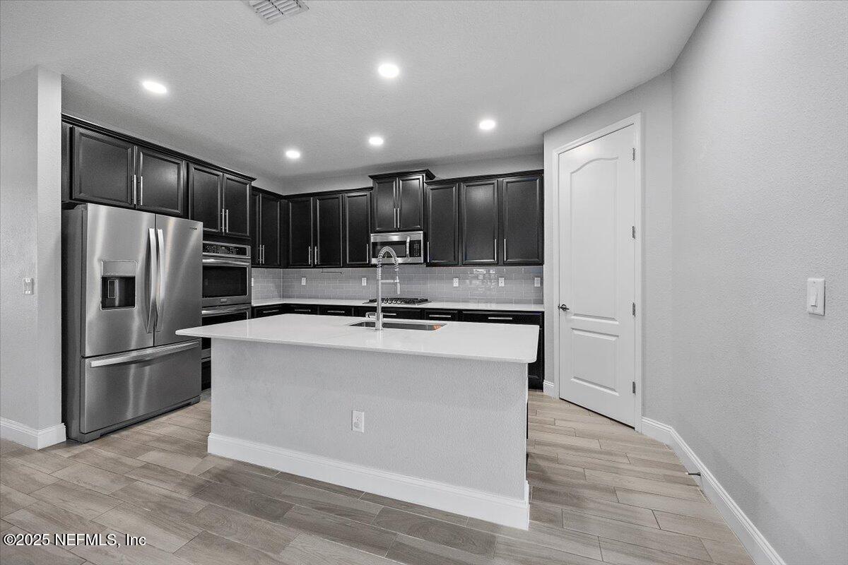 2392 REESE Way
