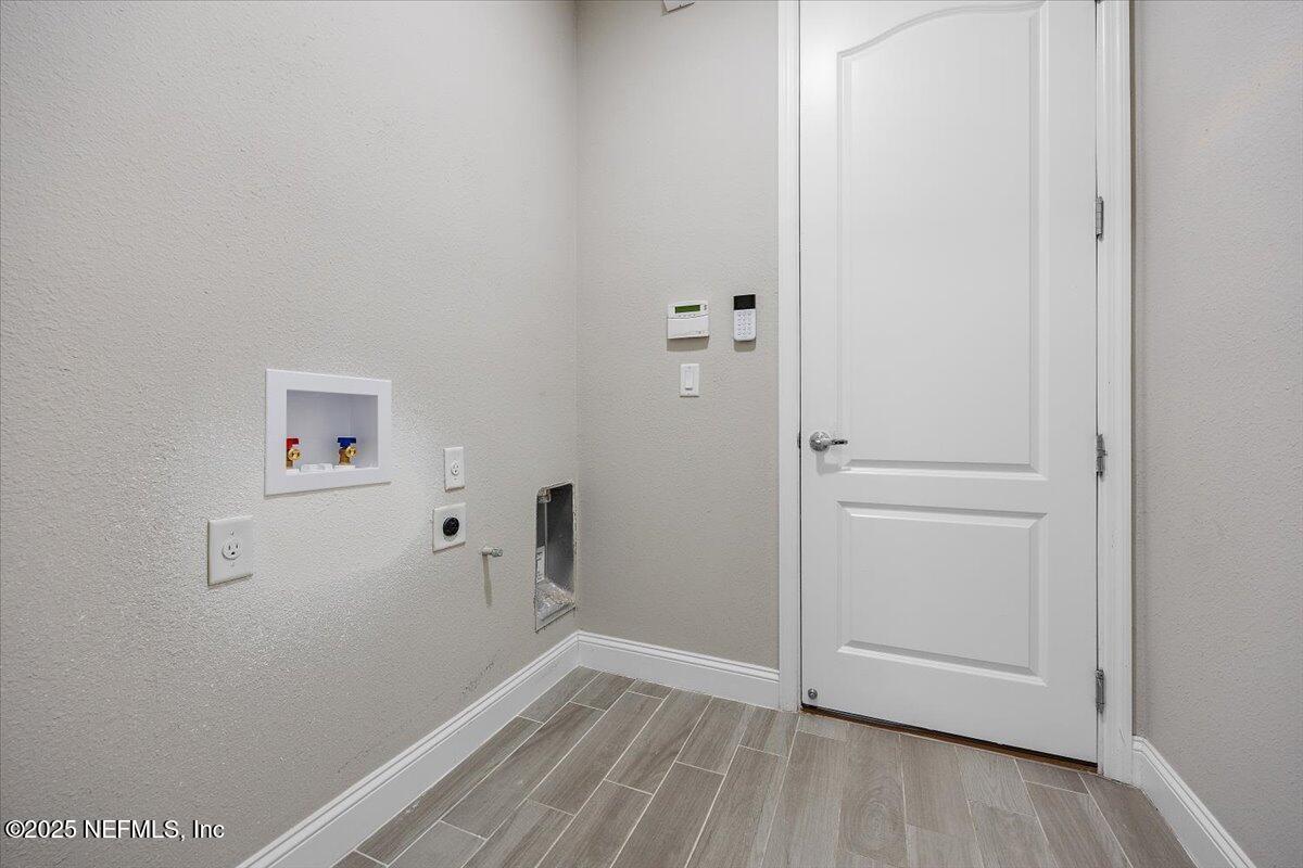 2392 REESE Way