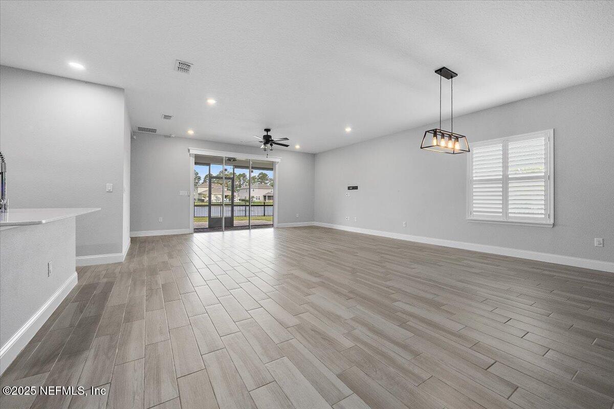 2392 REESE Way