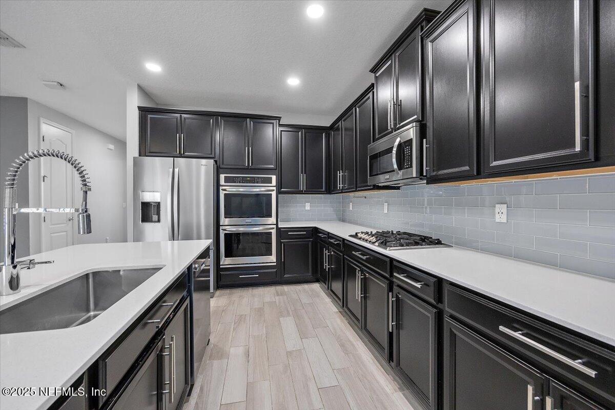 2392 REESE Way