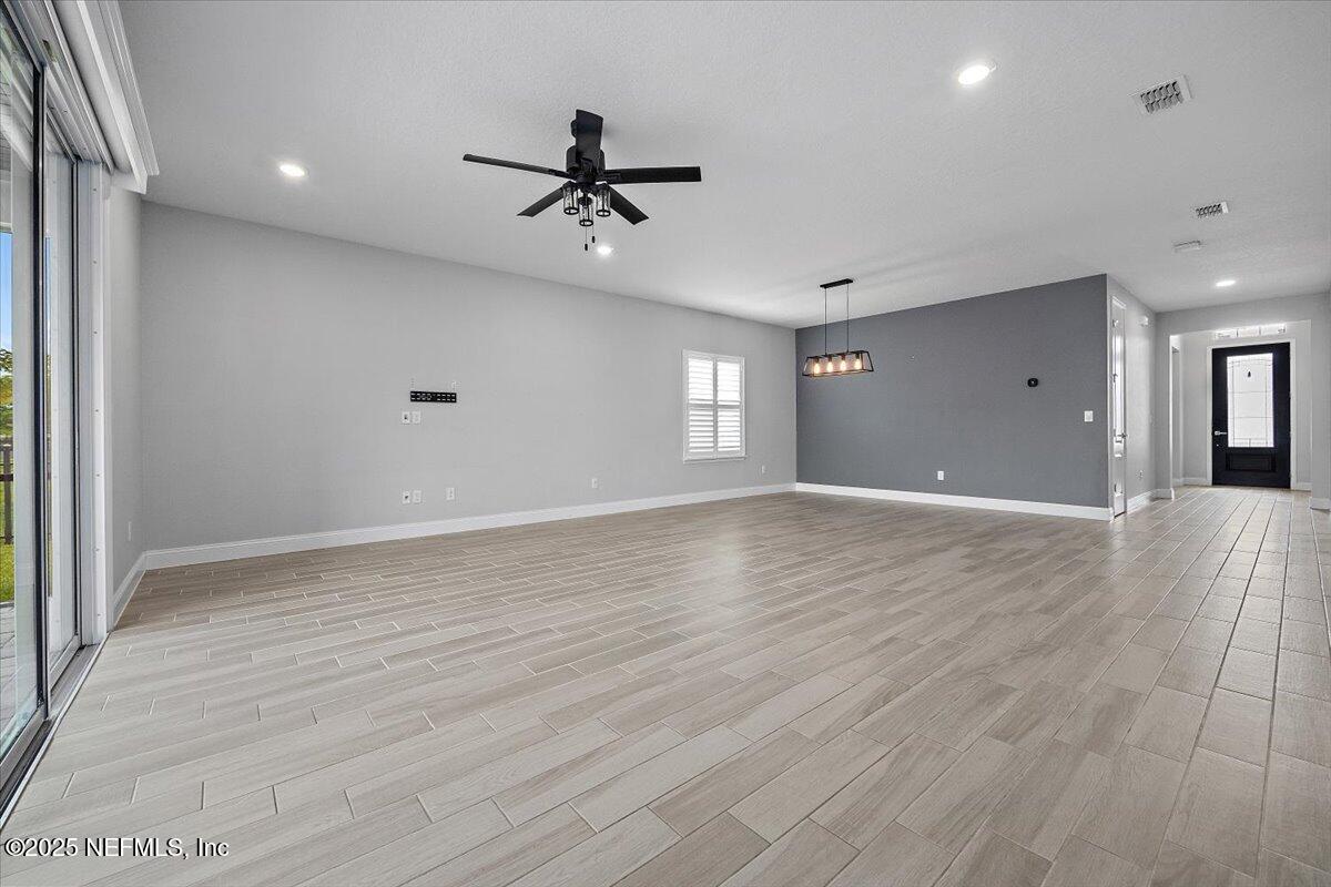 2392 REESE Way