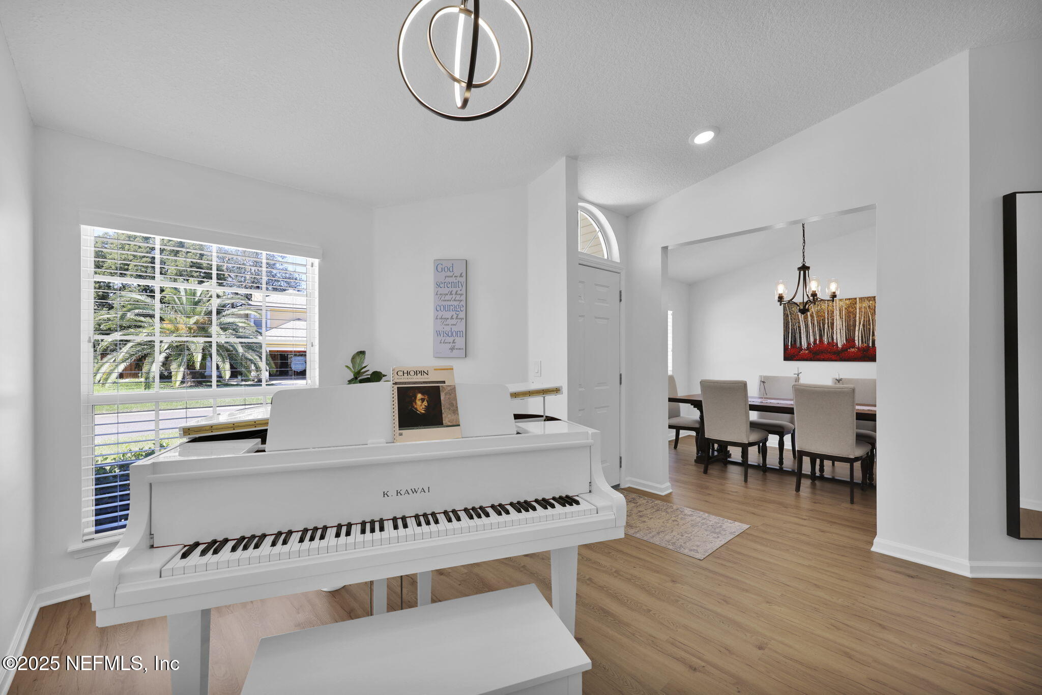 2533 CARRIAGE LAMP Drive