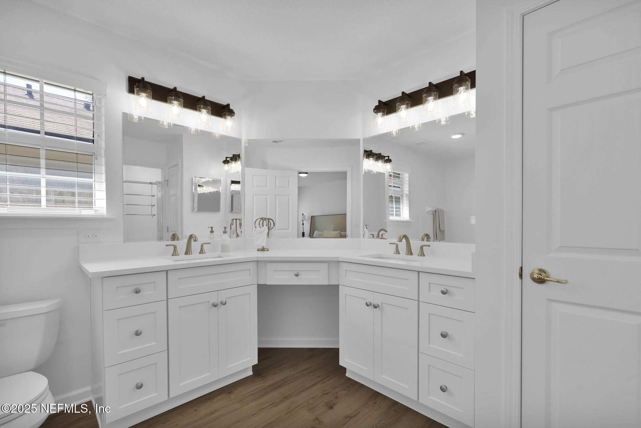 2533 CARRIAGE LAMP Drive