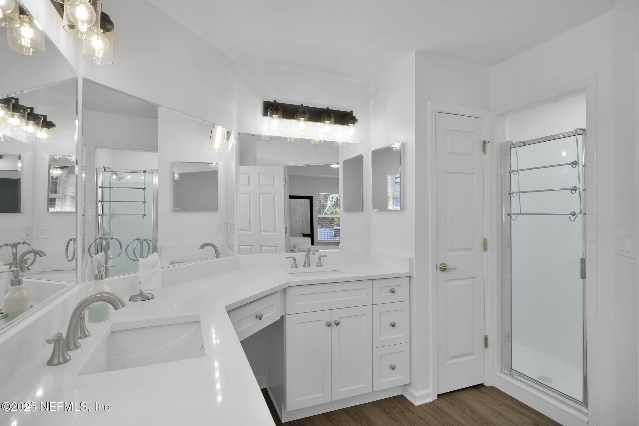 2533 CARRIAGE LAMP Drive