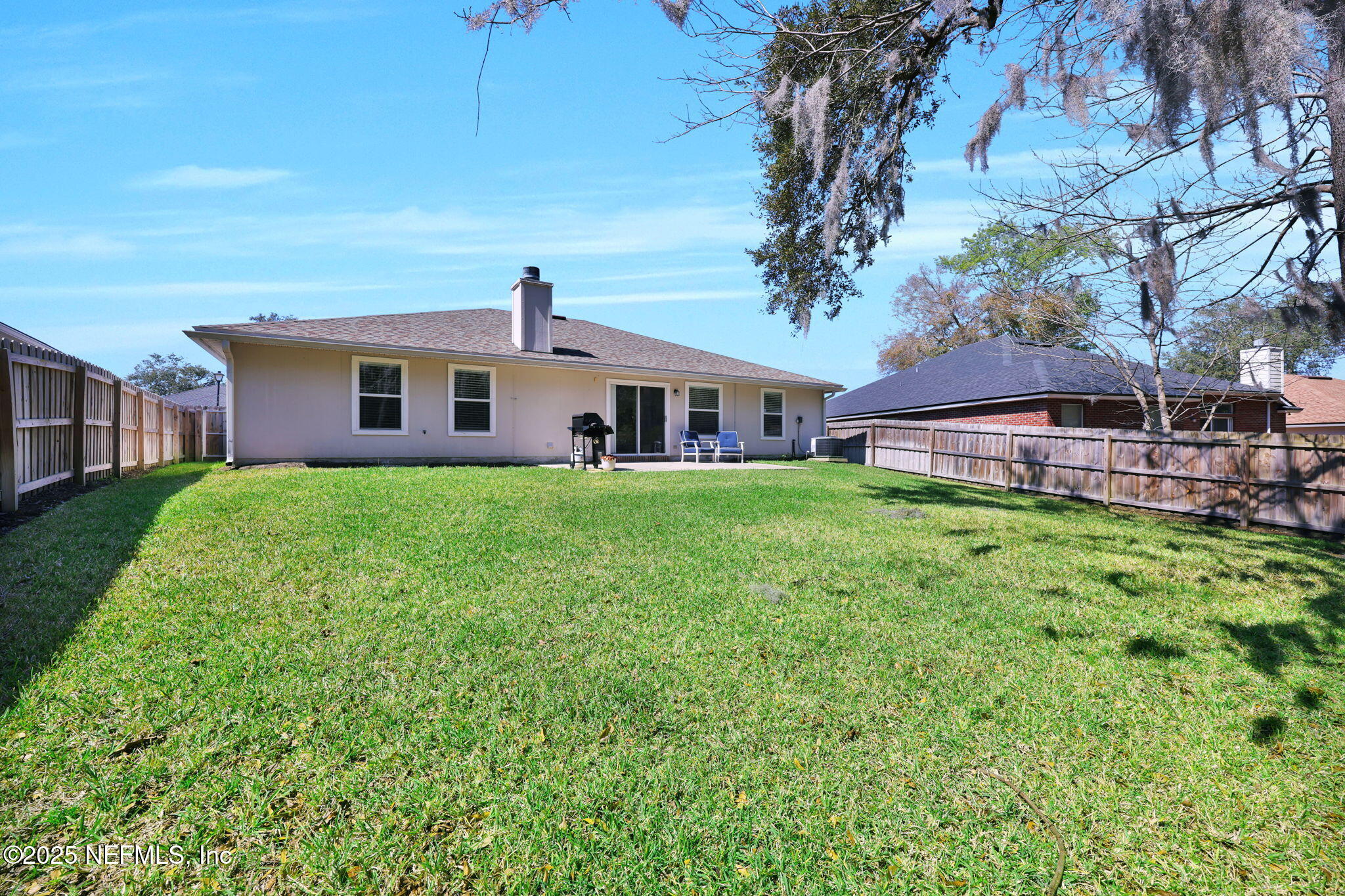 2533 CARRIAGE LAMP Drive