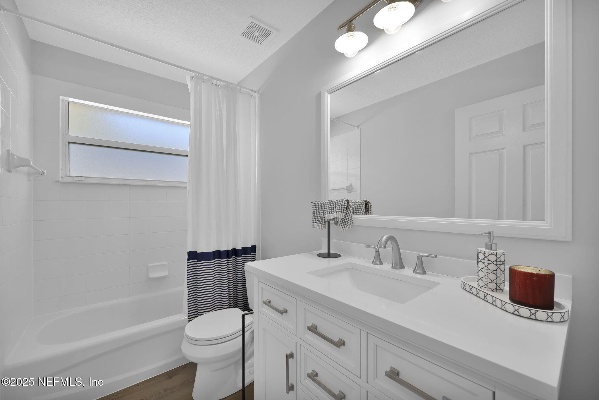 2533 CARRIAGE LAMP Drive