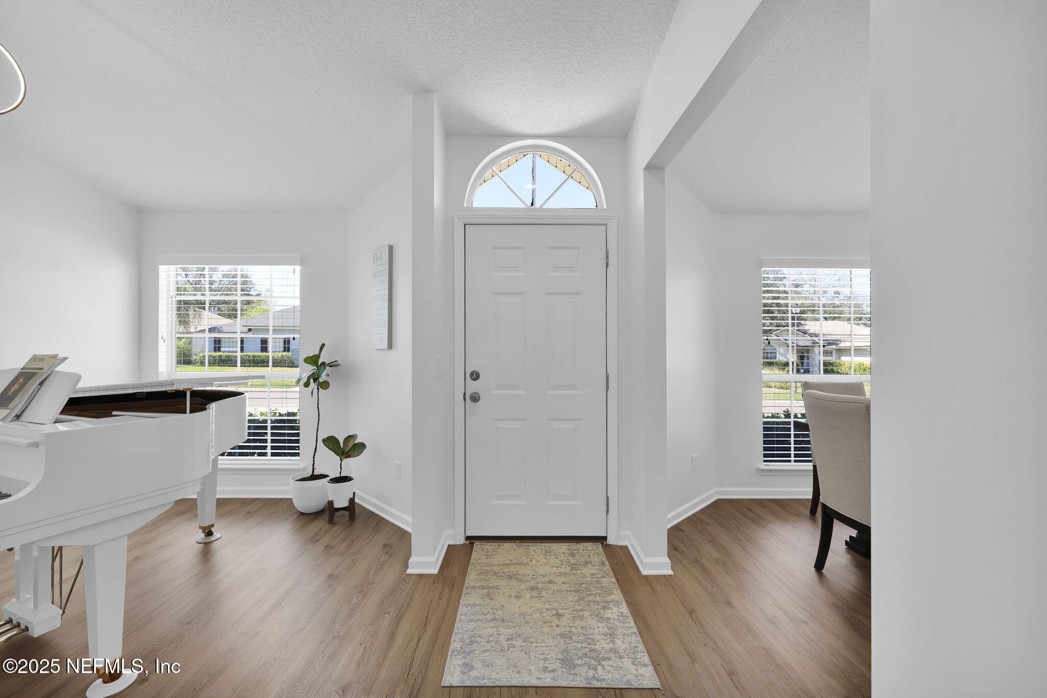 2533 CARRIAGE LAMP Drive