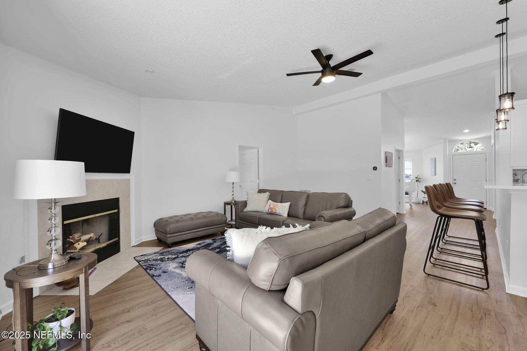 2533 CARRIAGE LAMP Drive