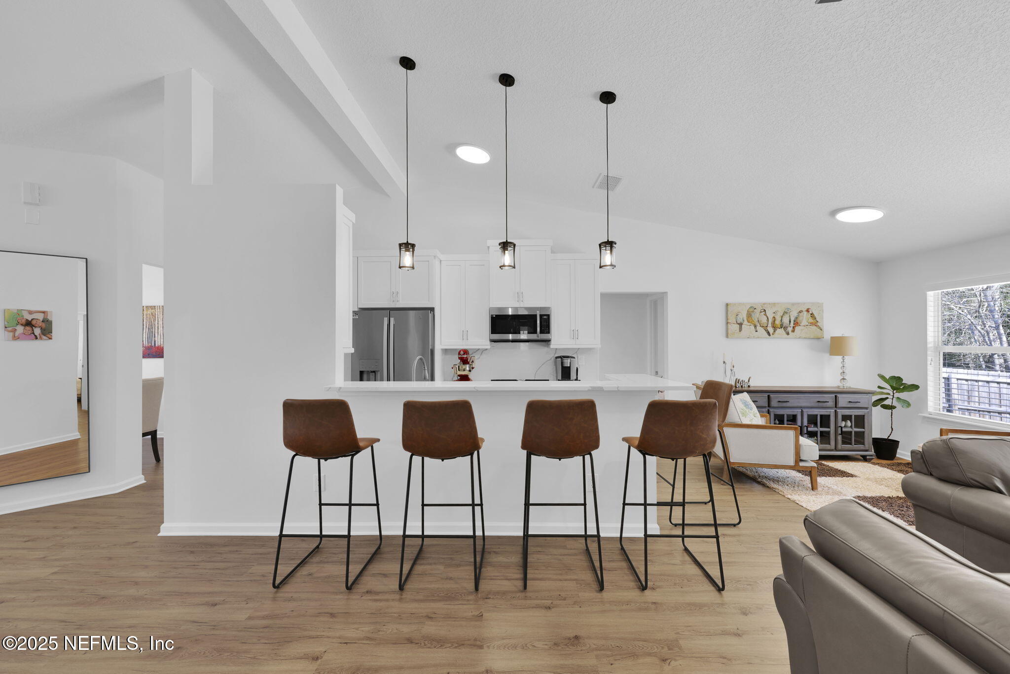 2533 CARRIAGE LAMP Drive