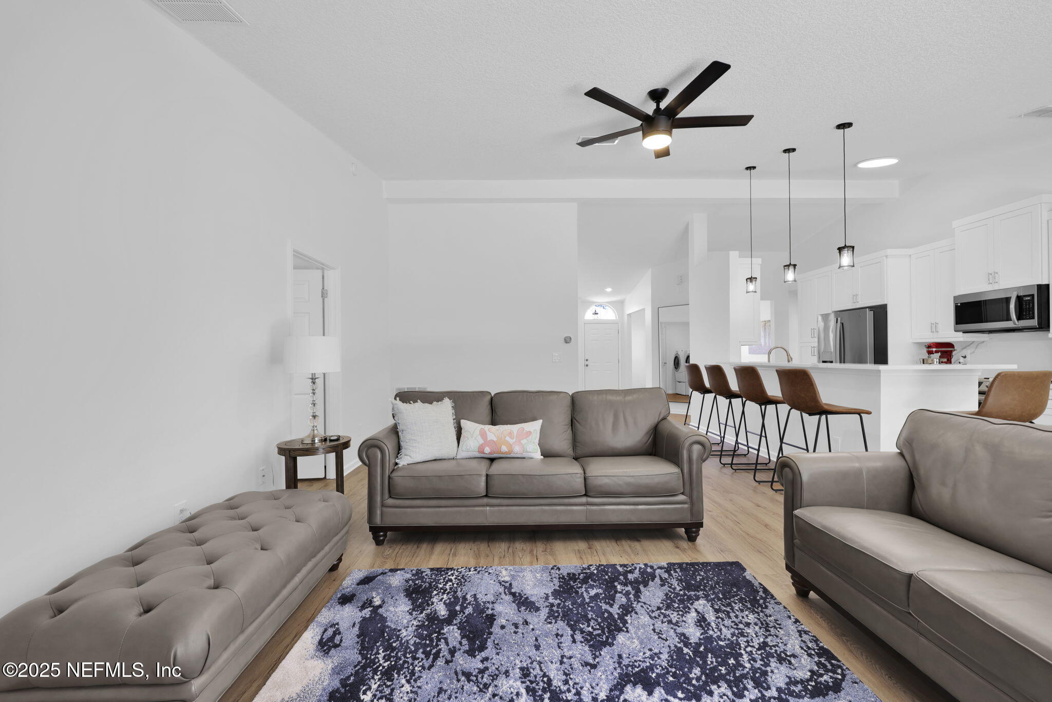 2533 CARRIAGE LAMP Drive