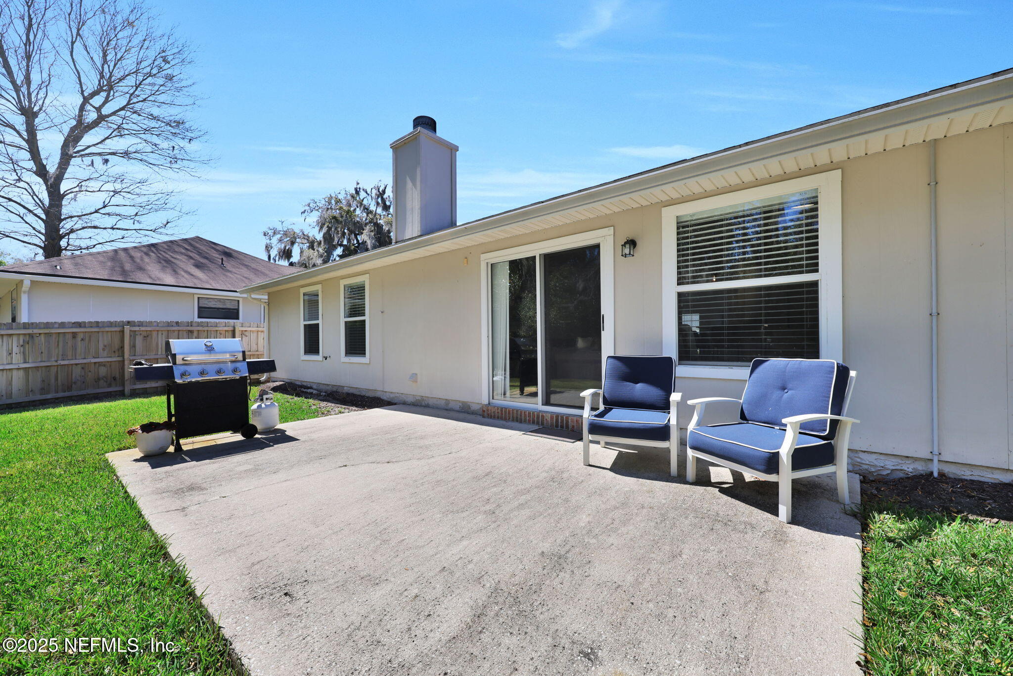 2533 CARRIAGE LAMP Drive