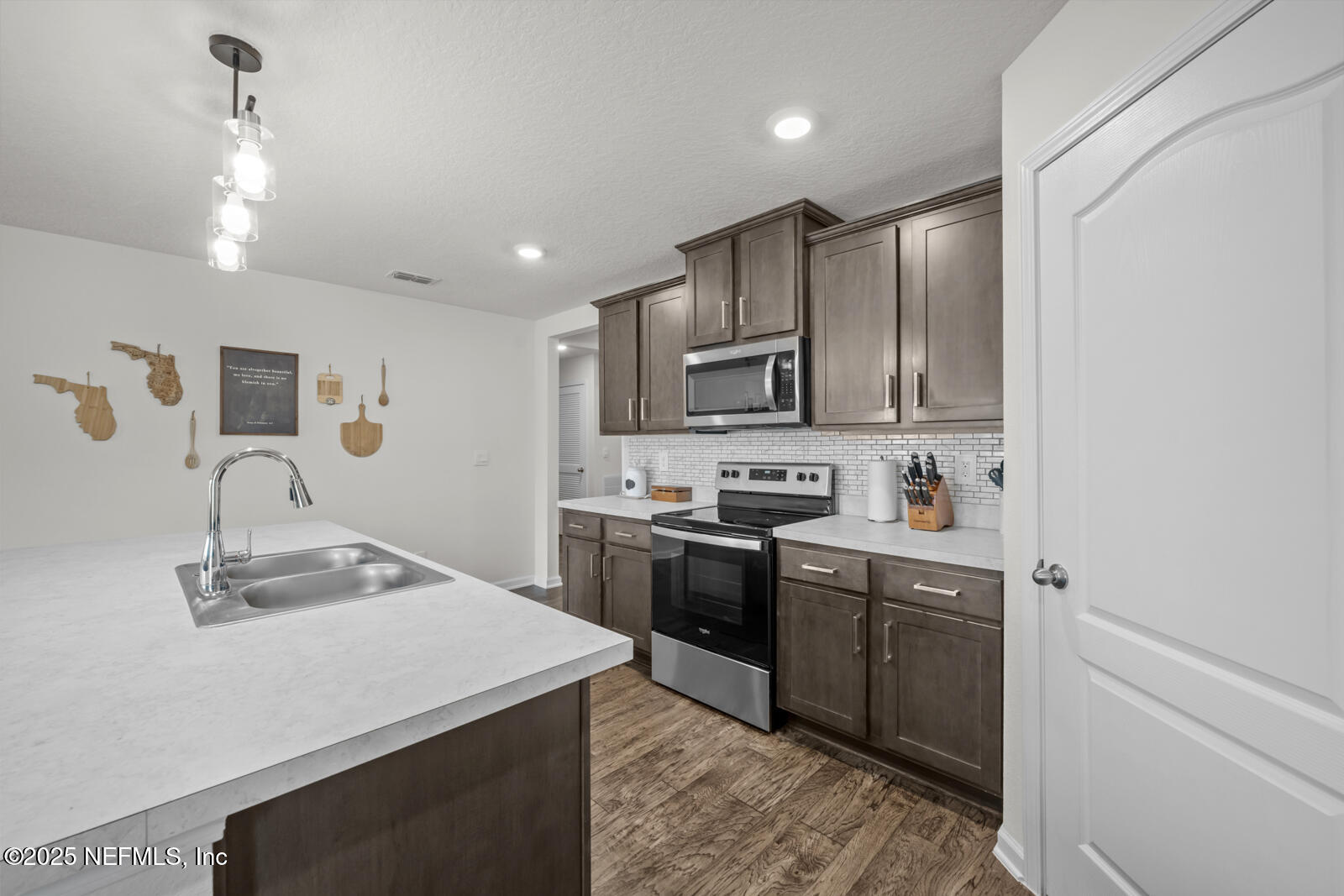 65247 RIVER GLEN Parkway