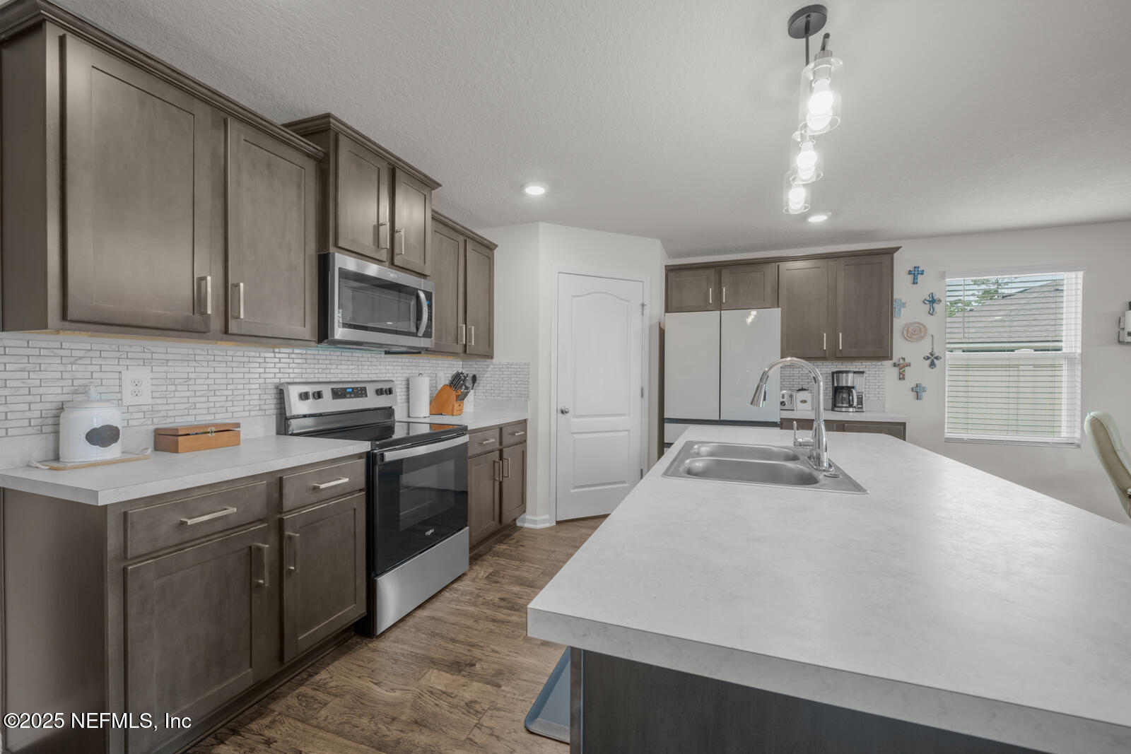 65247 RIVER GLEN Parkway