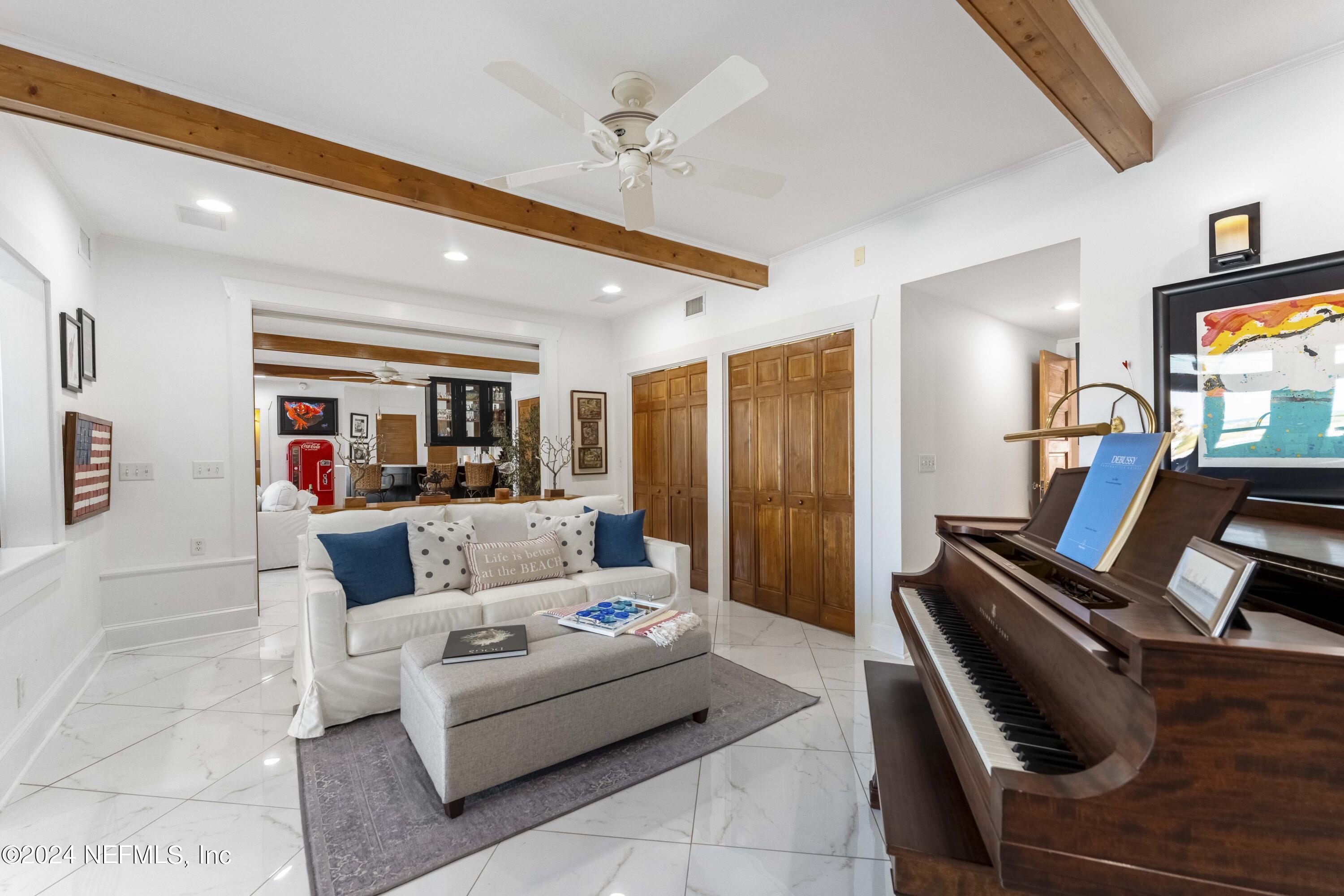 1057 BEACH Avenue