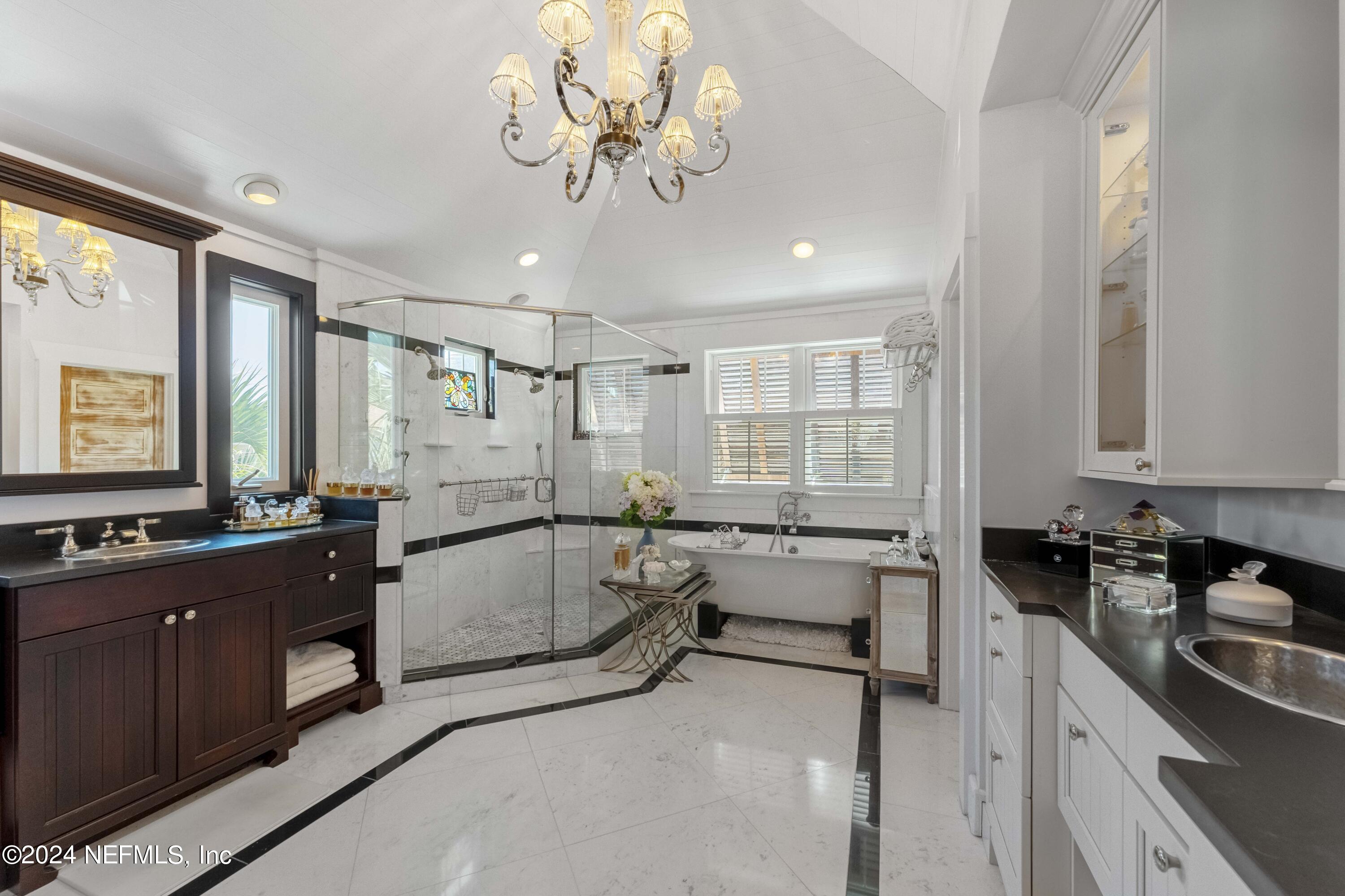 1057 BEACH Avenue