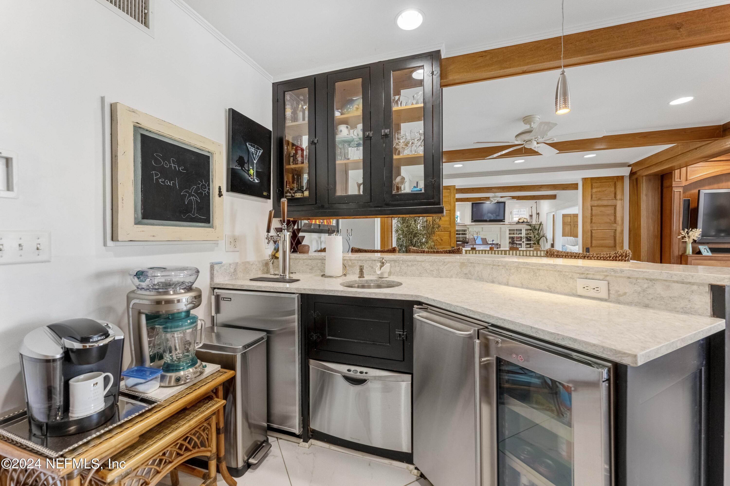 1057 BEACH Avenue